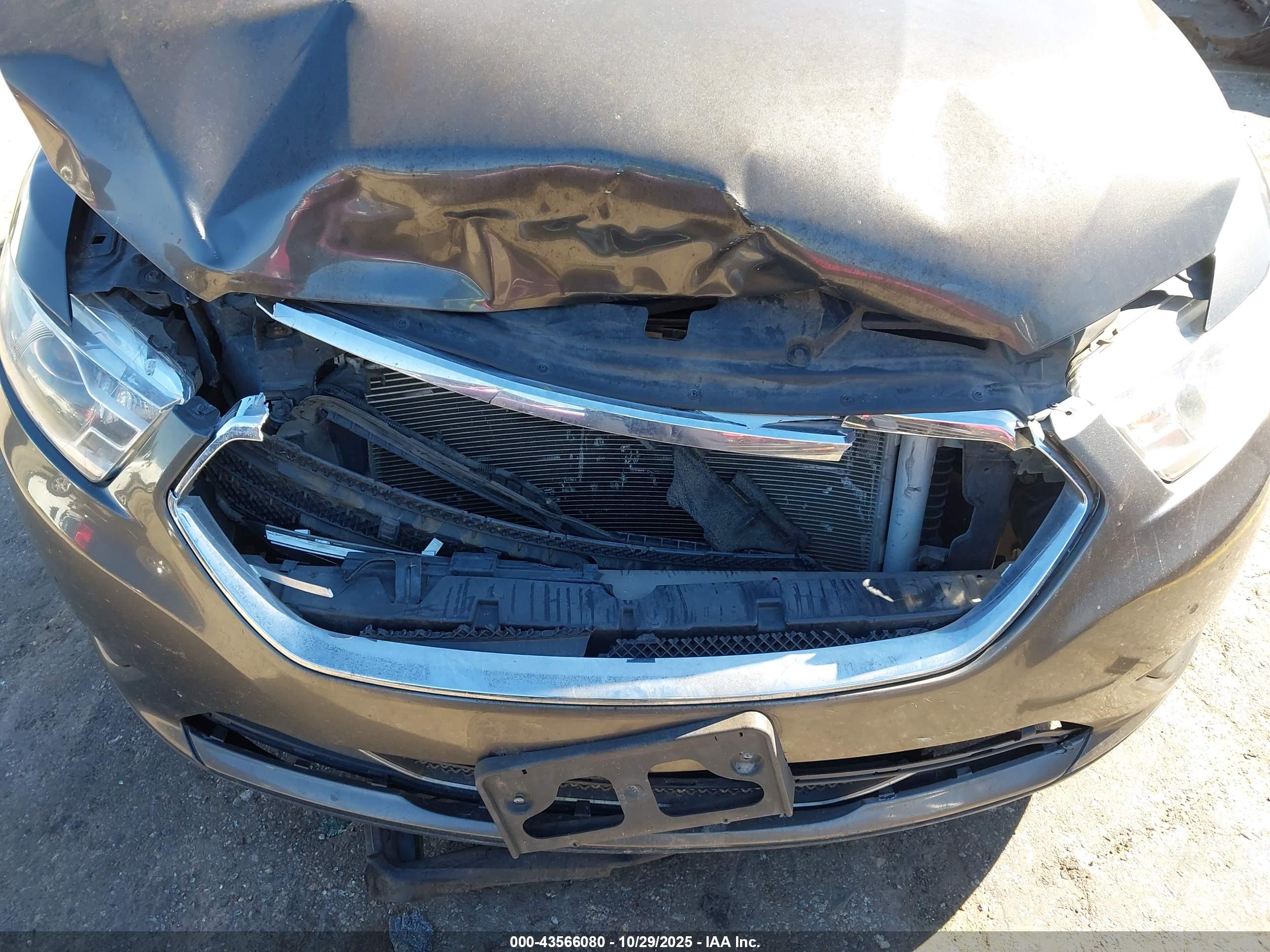 FORD TAURUS image 6