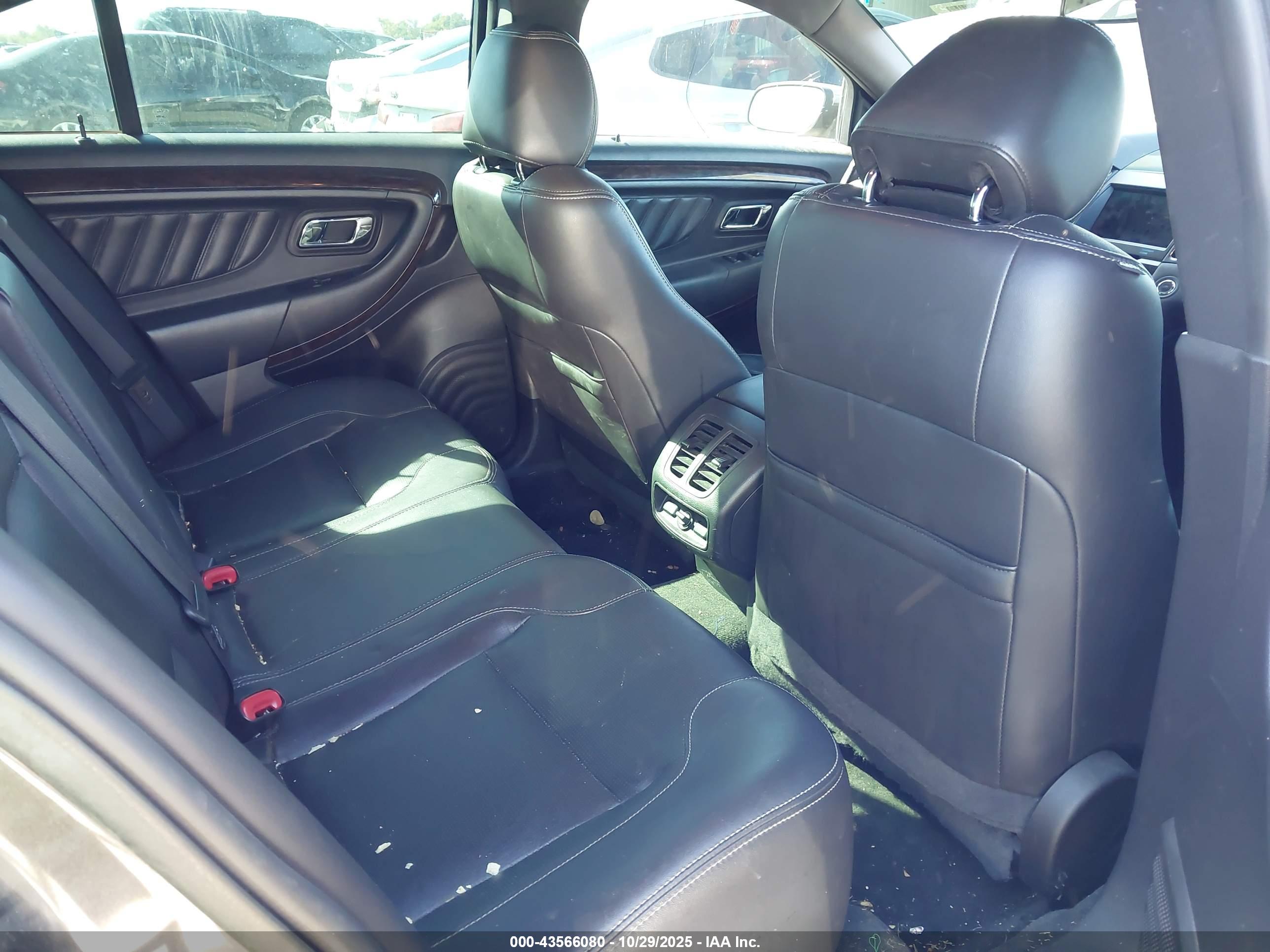 FORD TAURUS image 8