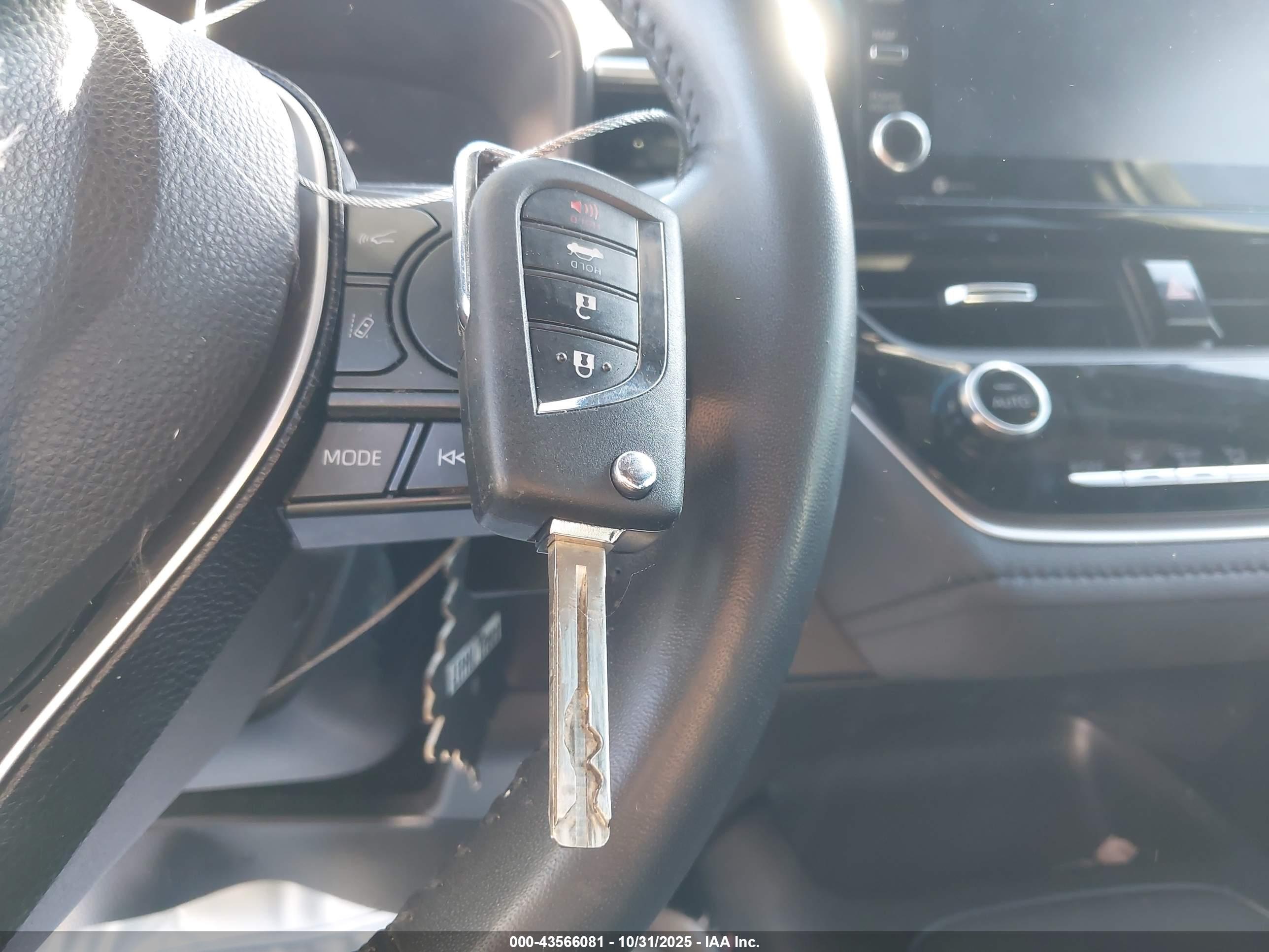 TOYOTA COROLLA image 11