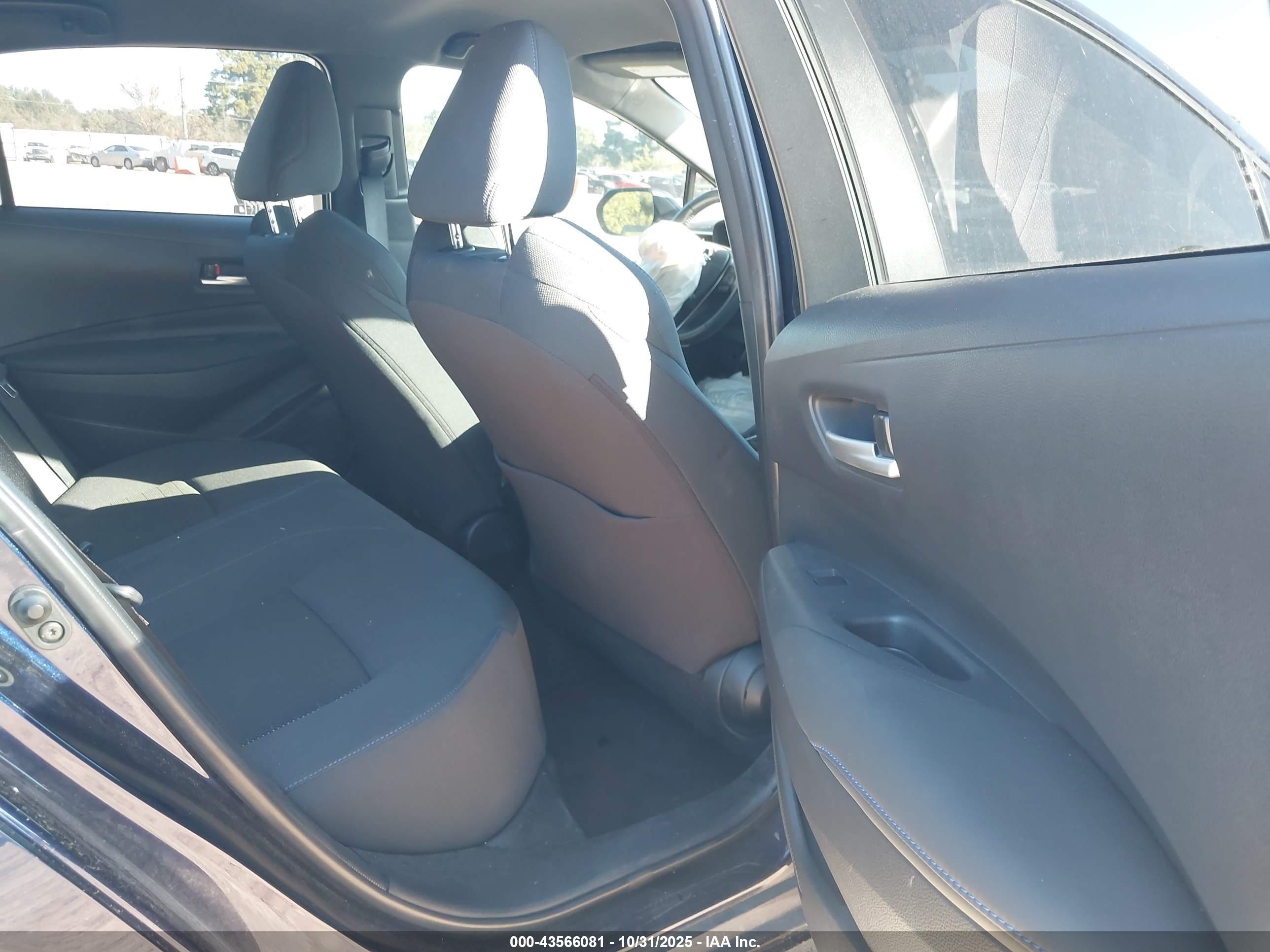 TOYOTA COROLLA image 8