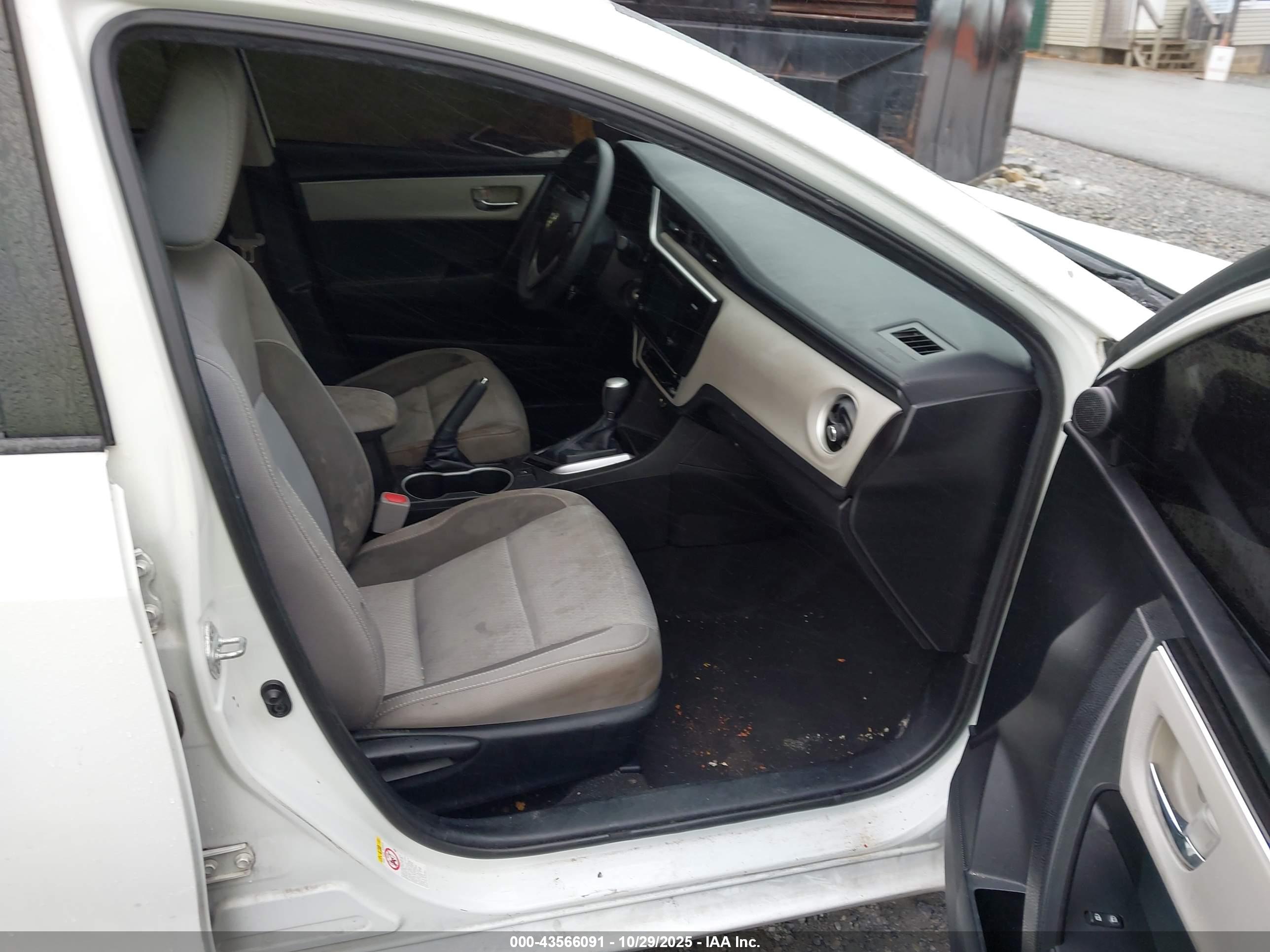 TOYOTA COROLLA image 5