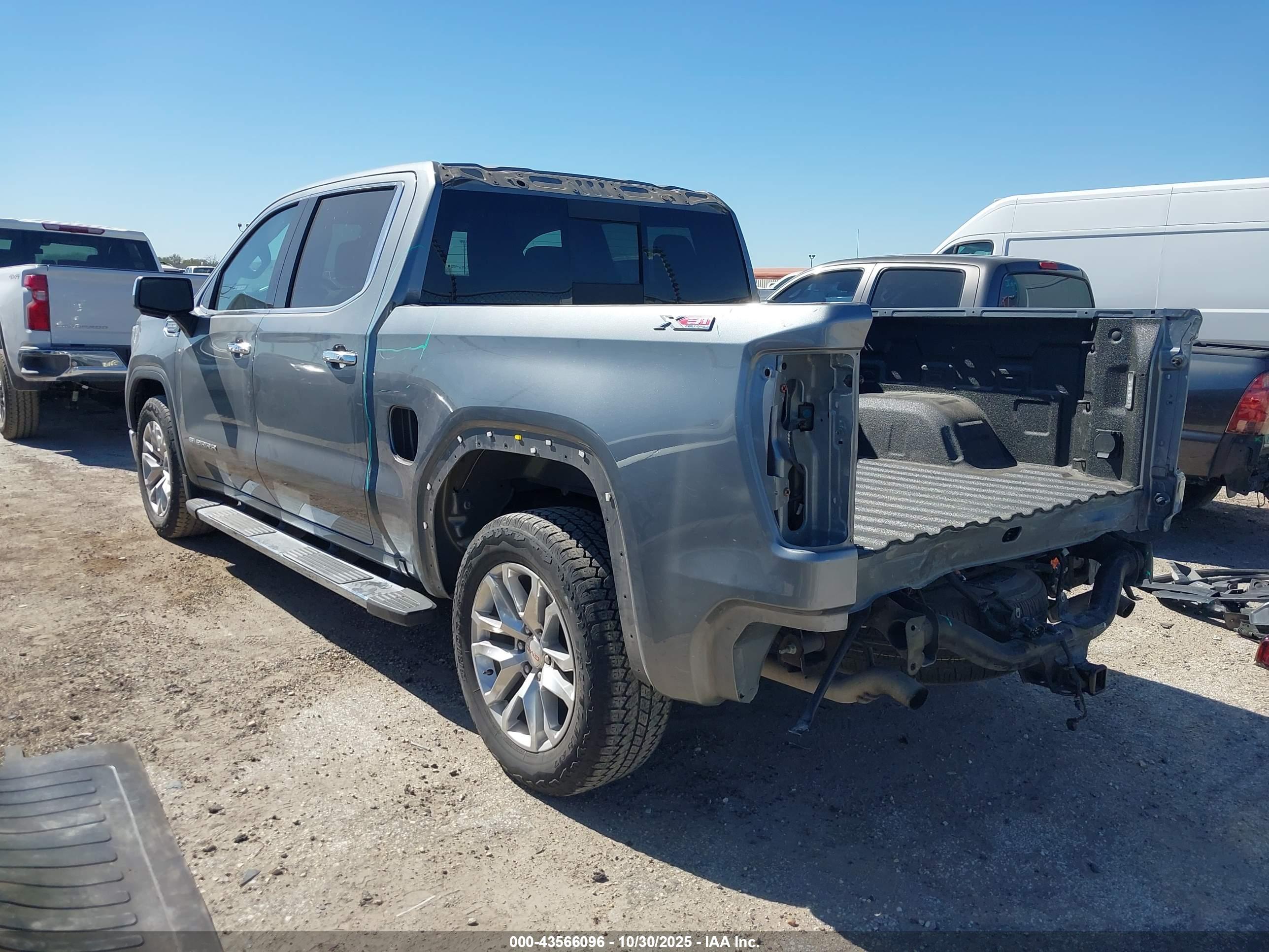 GMC SIERRA image 3