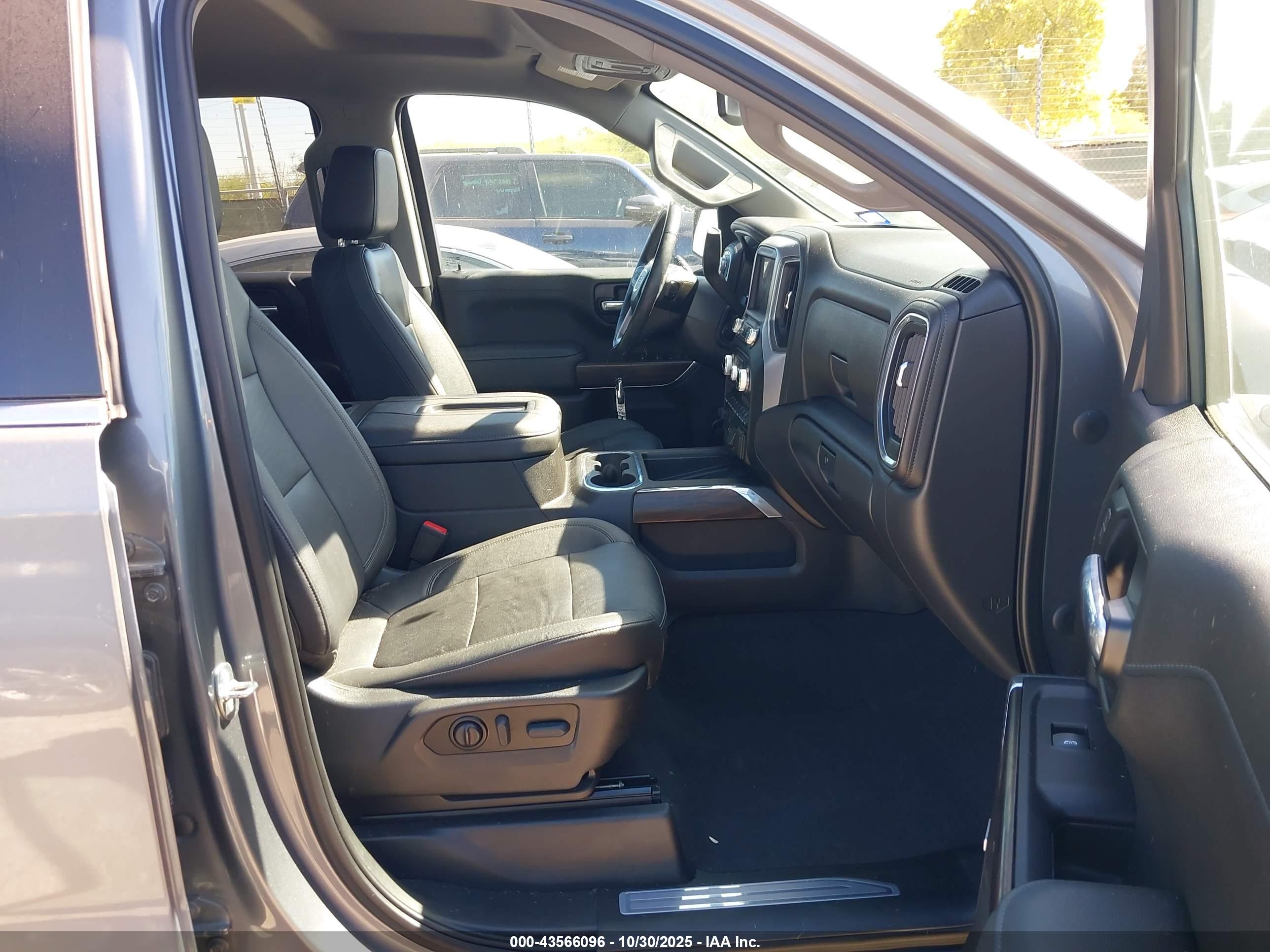 GMC SIERRA image 5