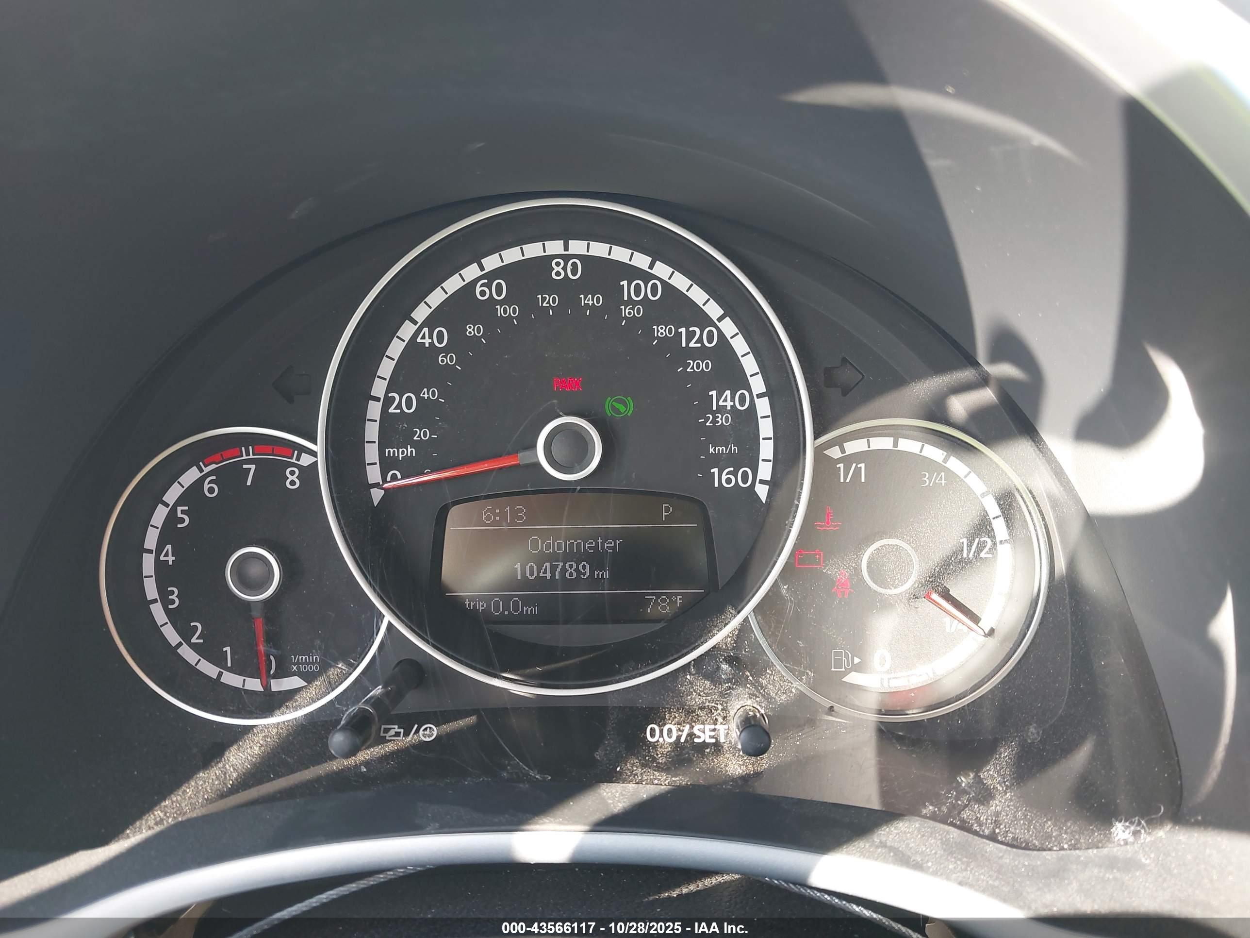 VOLKSWAGEN BEETLE image 7