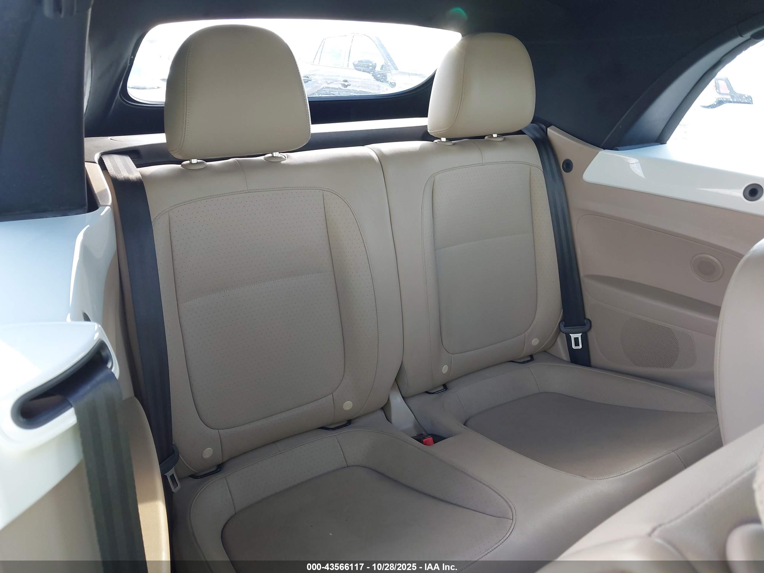 VOLKSWAGEN BEETLE image 8