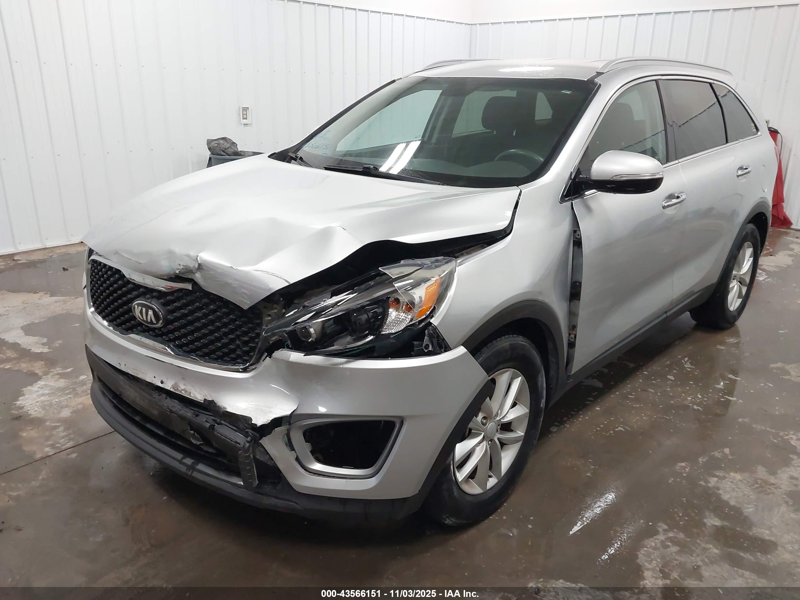 KIA SORENTO image 6