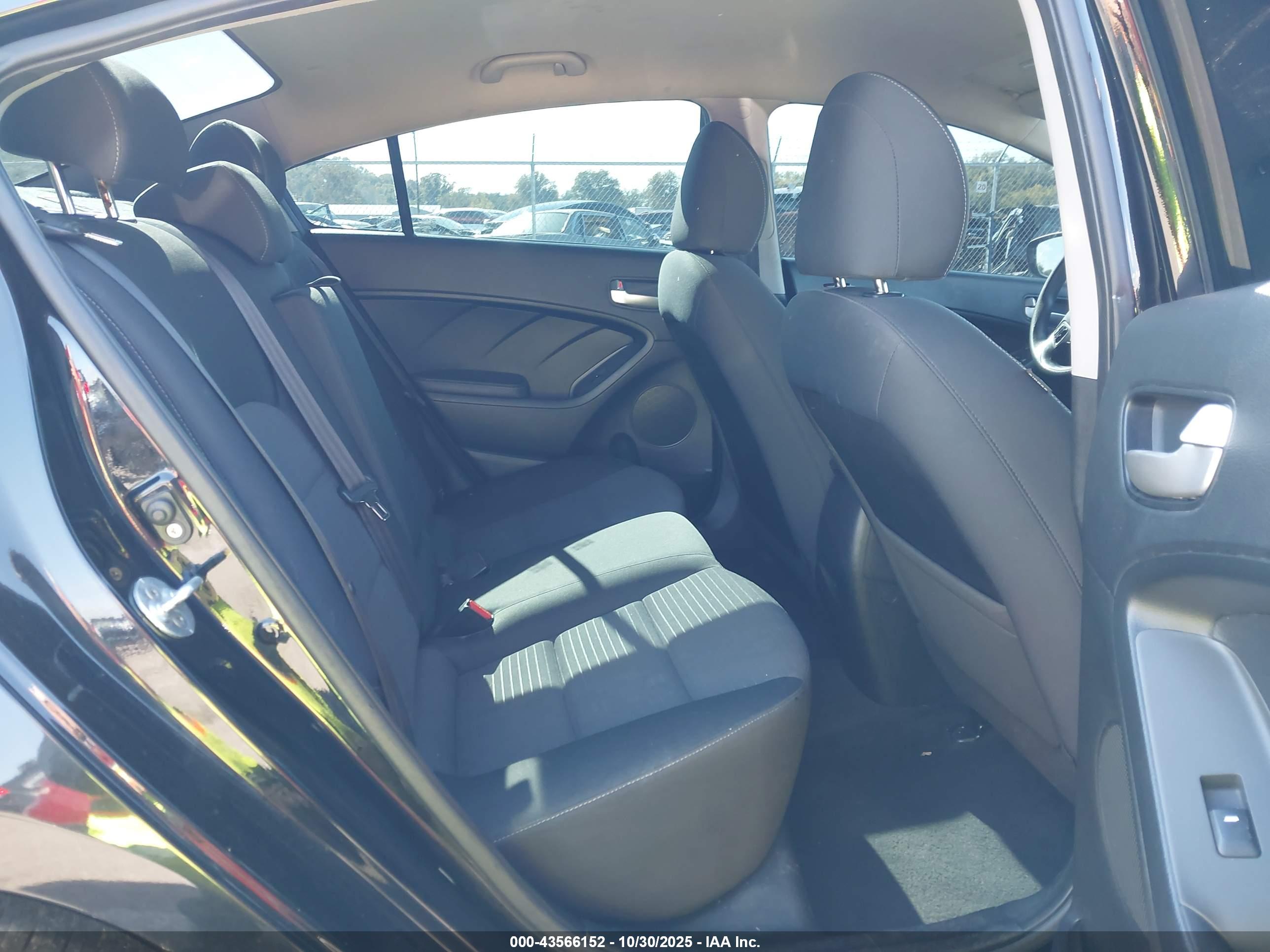 KIA FORTE image 8