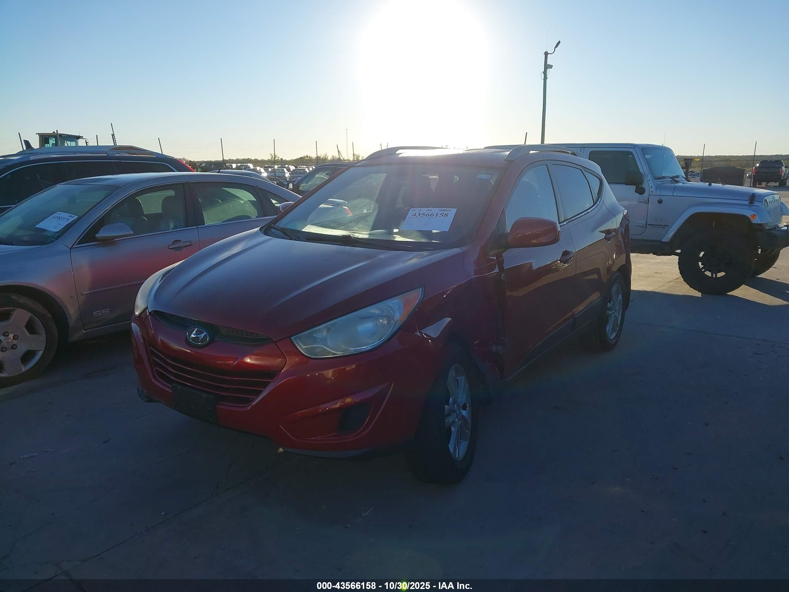 HYUNDAI TUCSON image 2