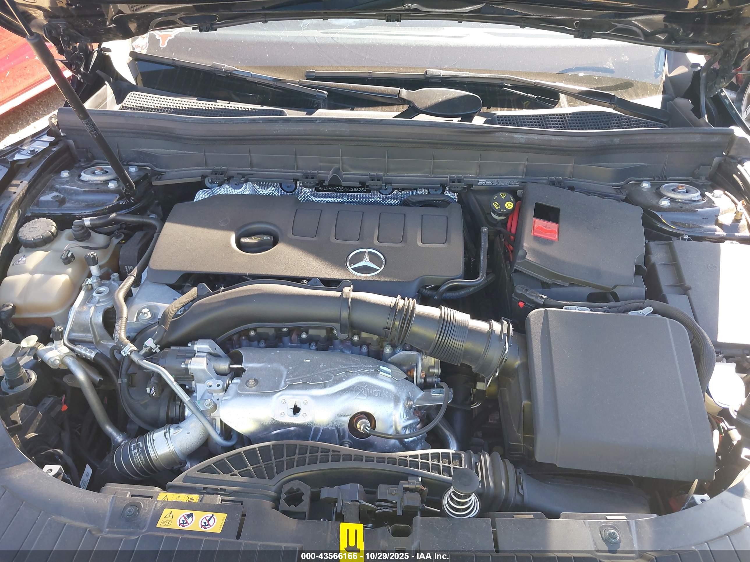 MERCEDES-BENZ GLB image 10