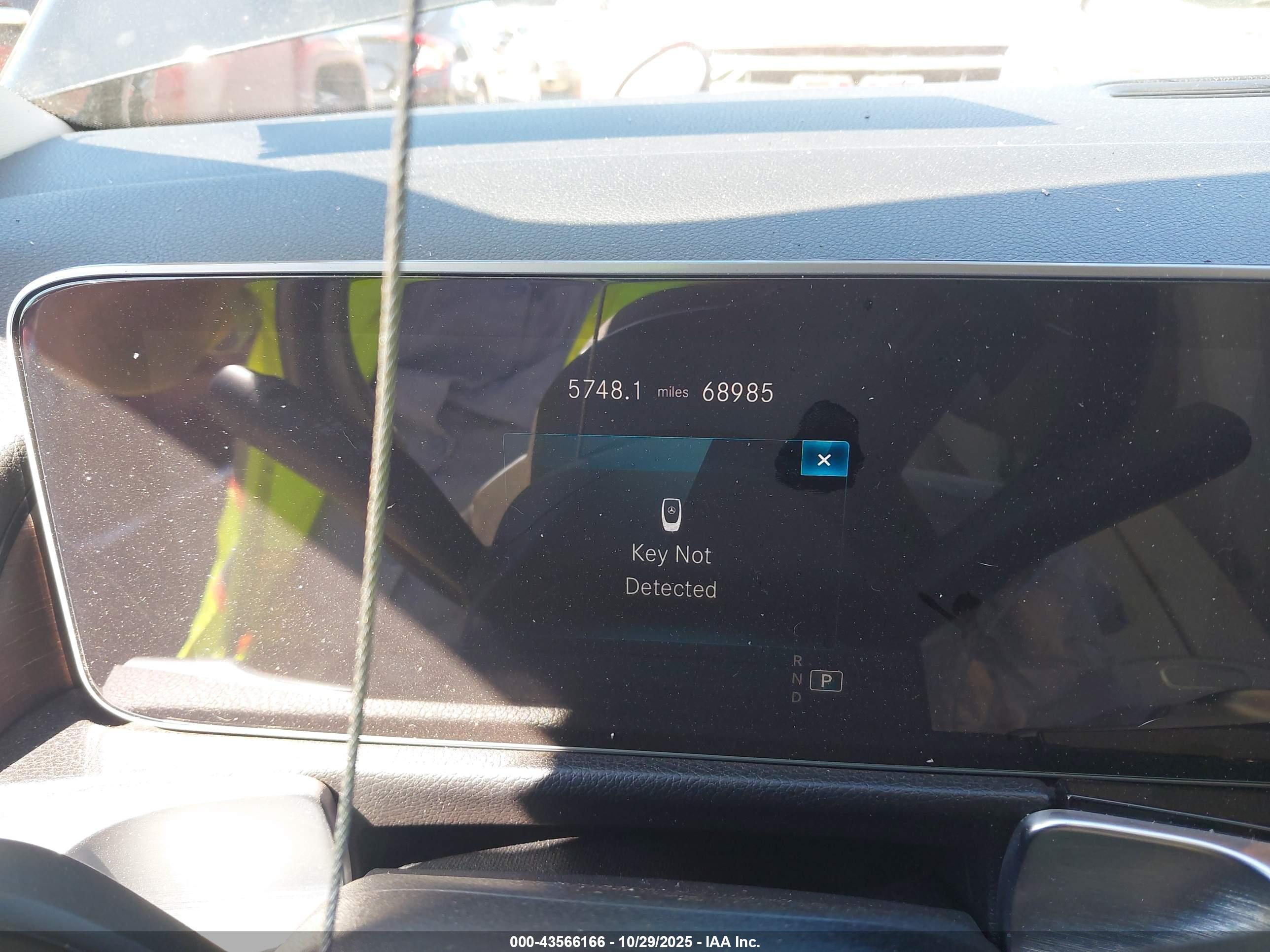 MERCEDES-BENZ GLB image 7