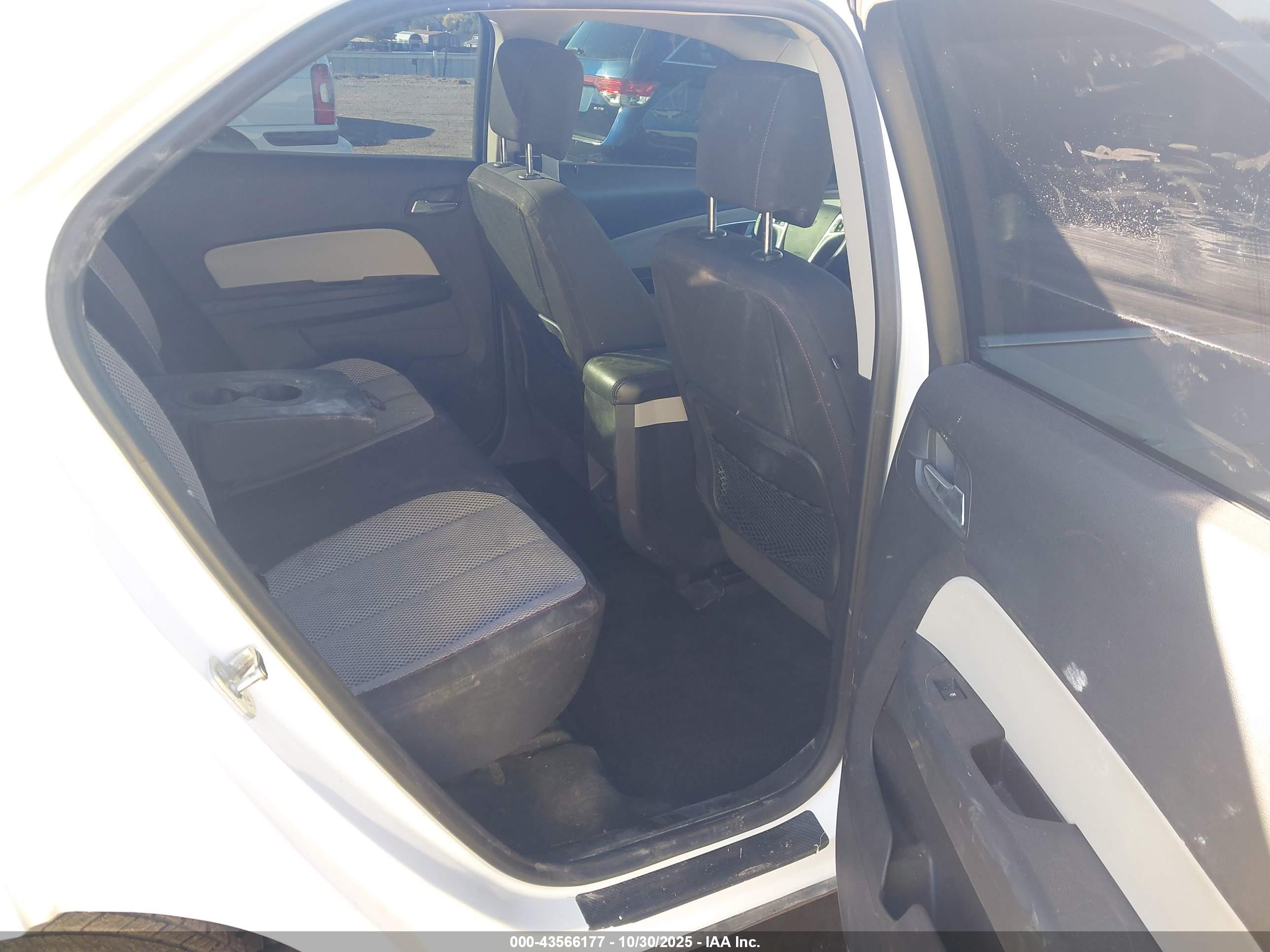 CHEVROLET EQUINOX image 8