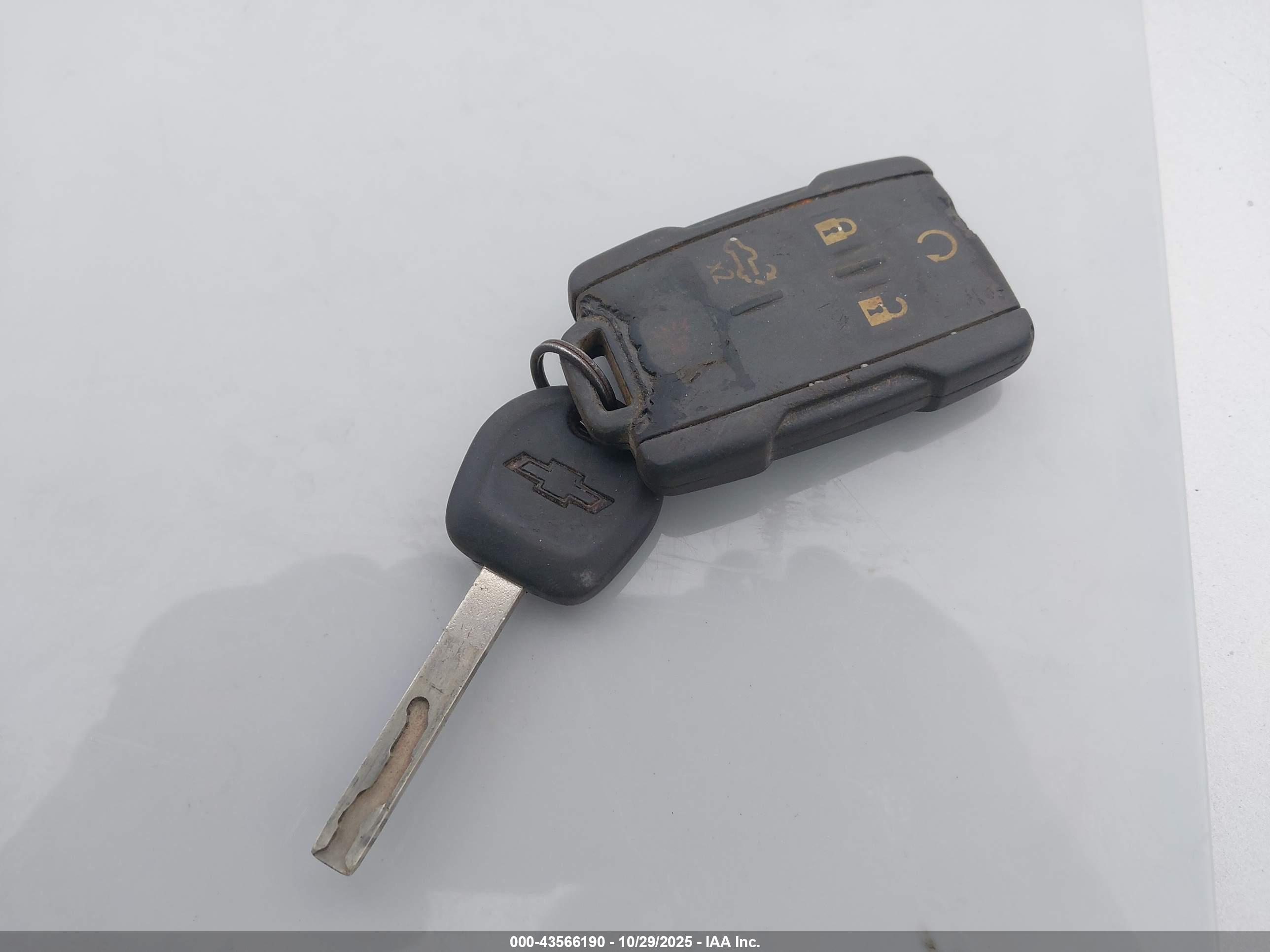 CHEVROLET SILVERADO image 11