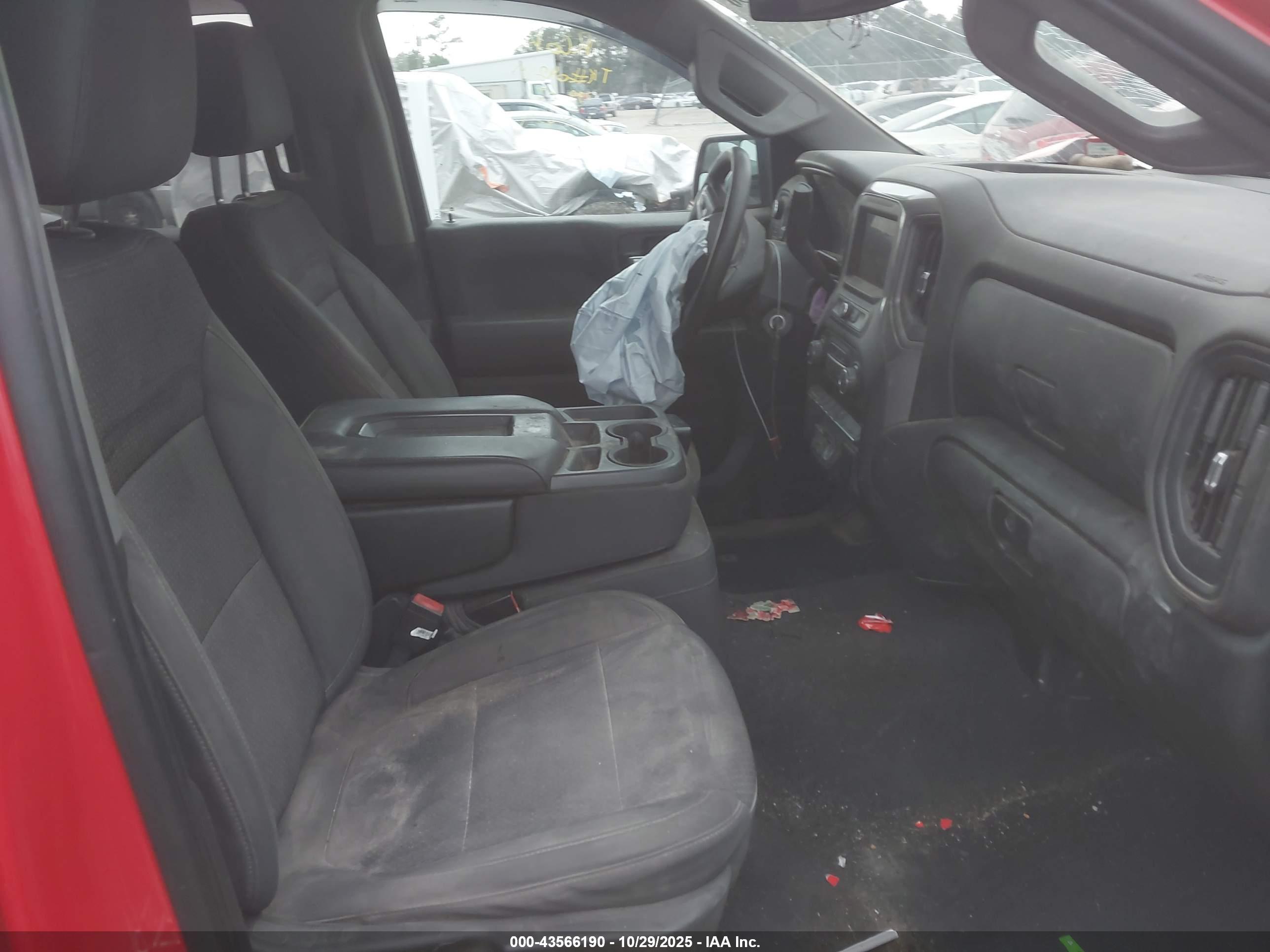 CHEVROLET SILVERADO image 5