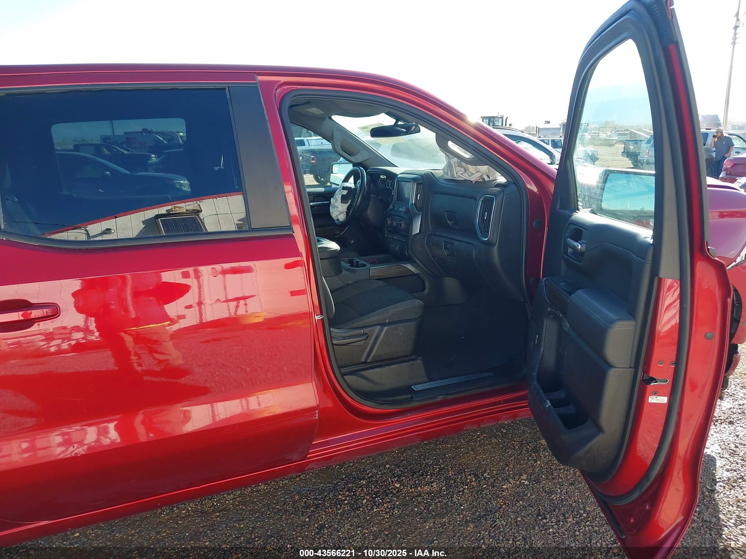CHEVROLET SILVERADO image 5