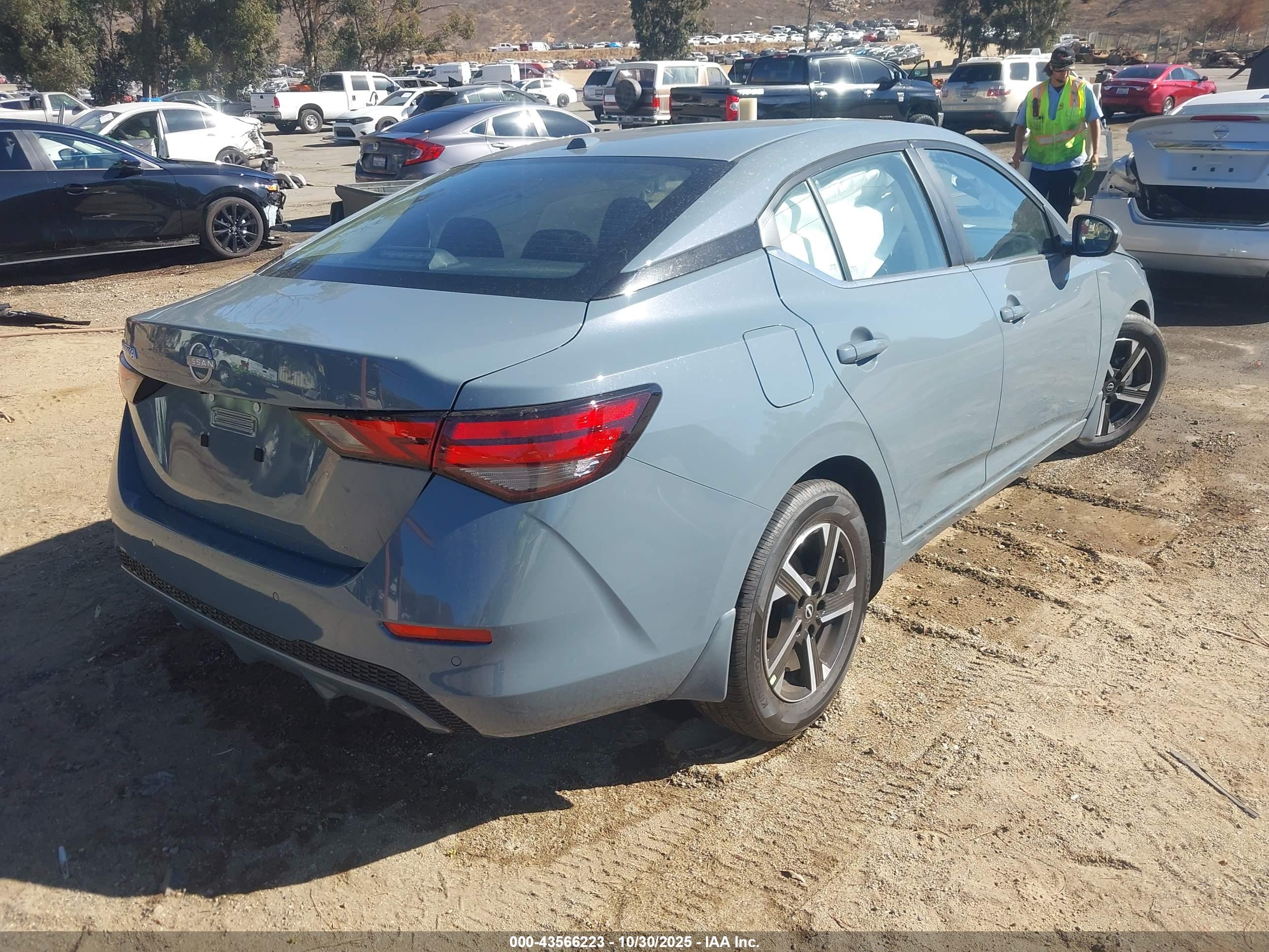 NISSAN SENTRA image 4