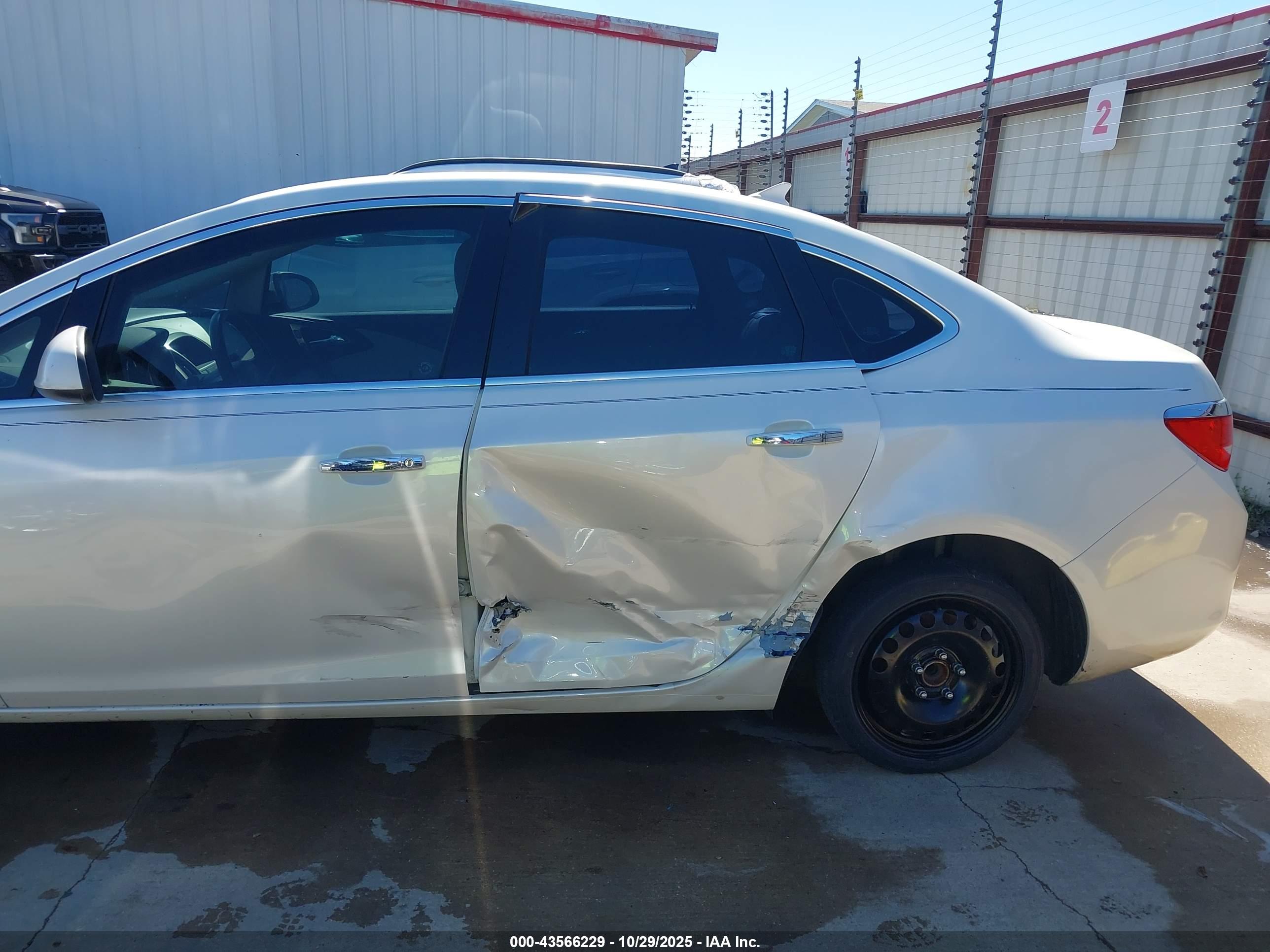 BUICK VERANO image 6