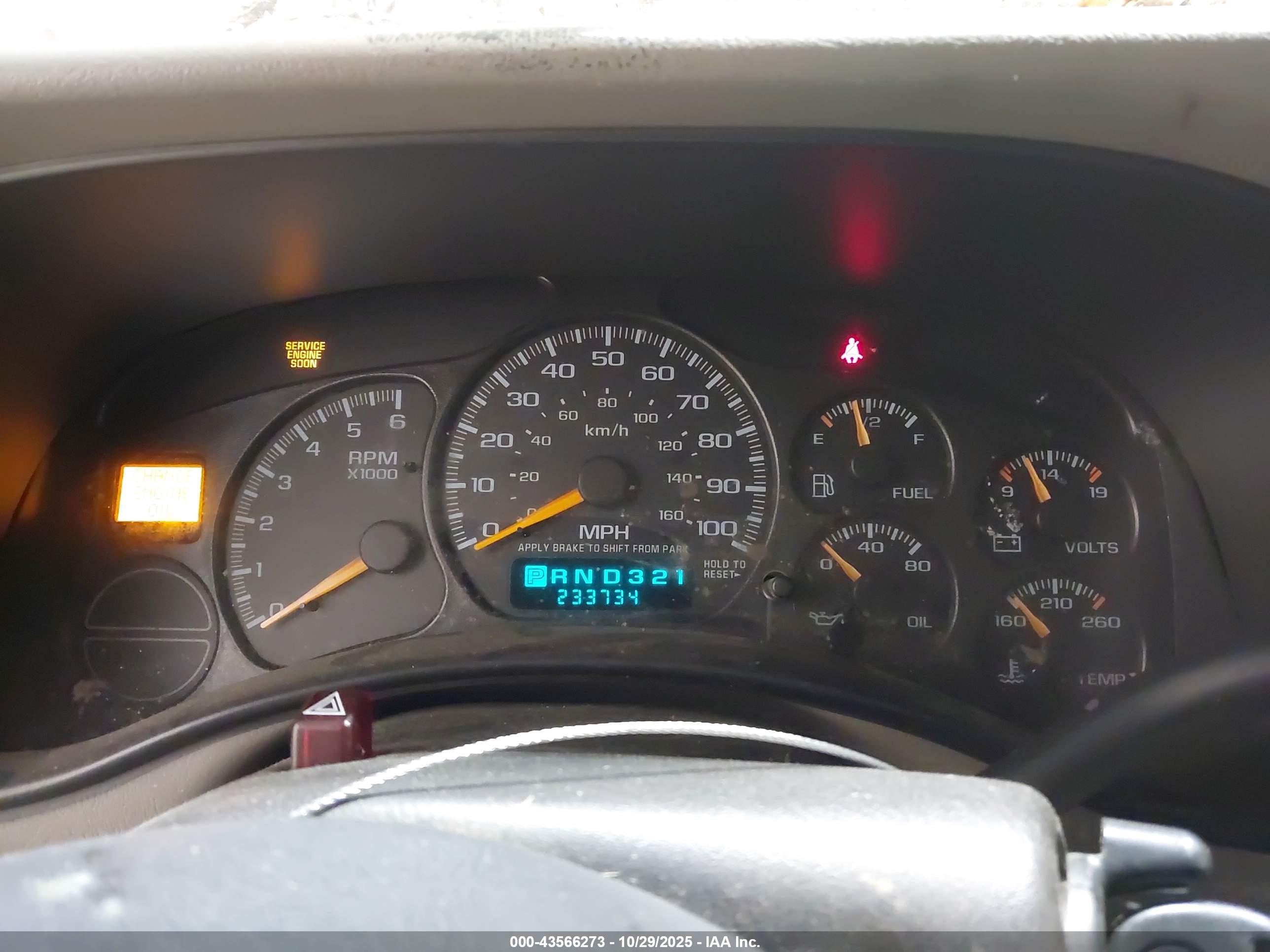 CHEVROLET SUBURBAN image 7