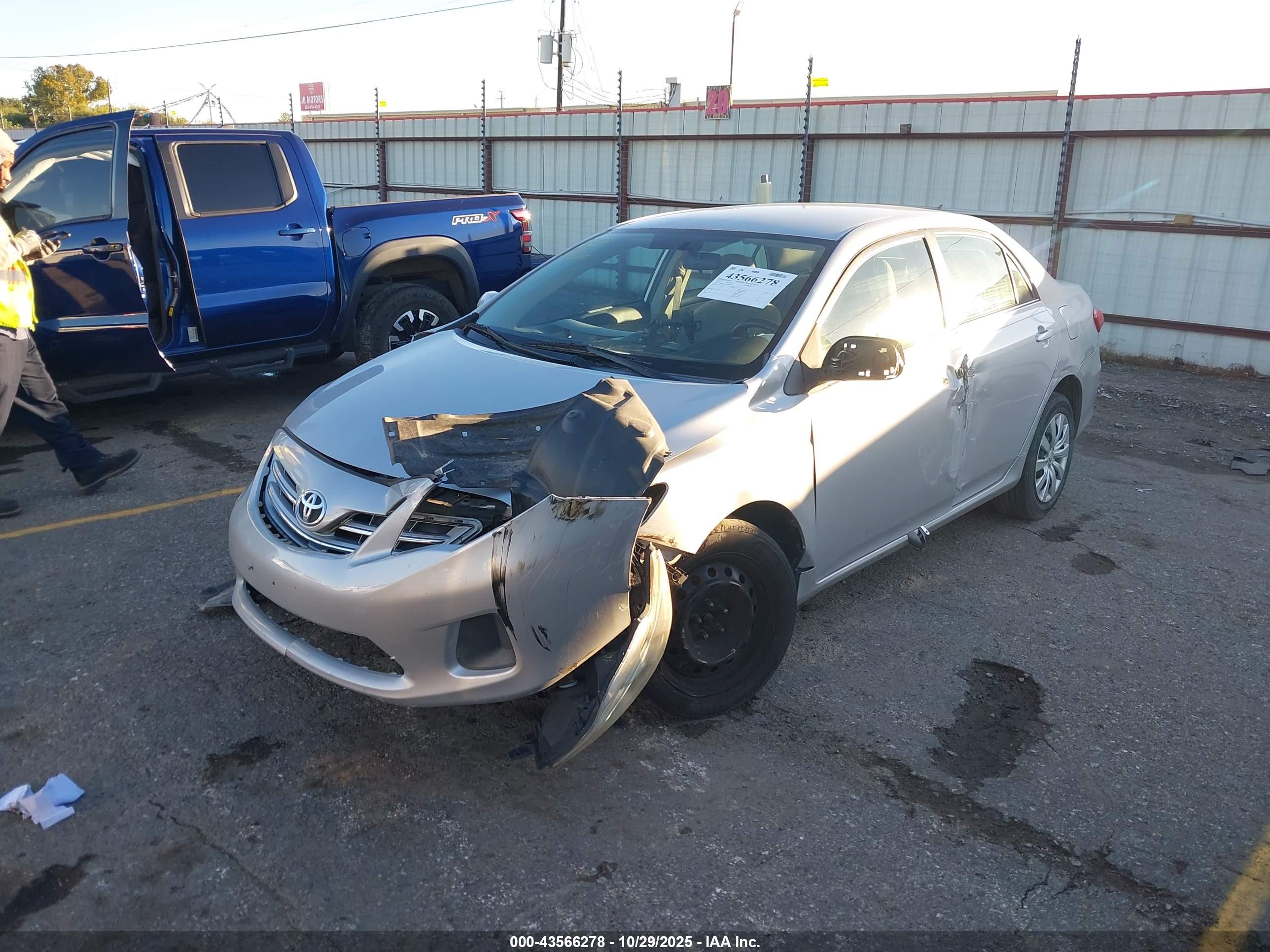 TOYOTA COROLLA image 2