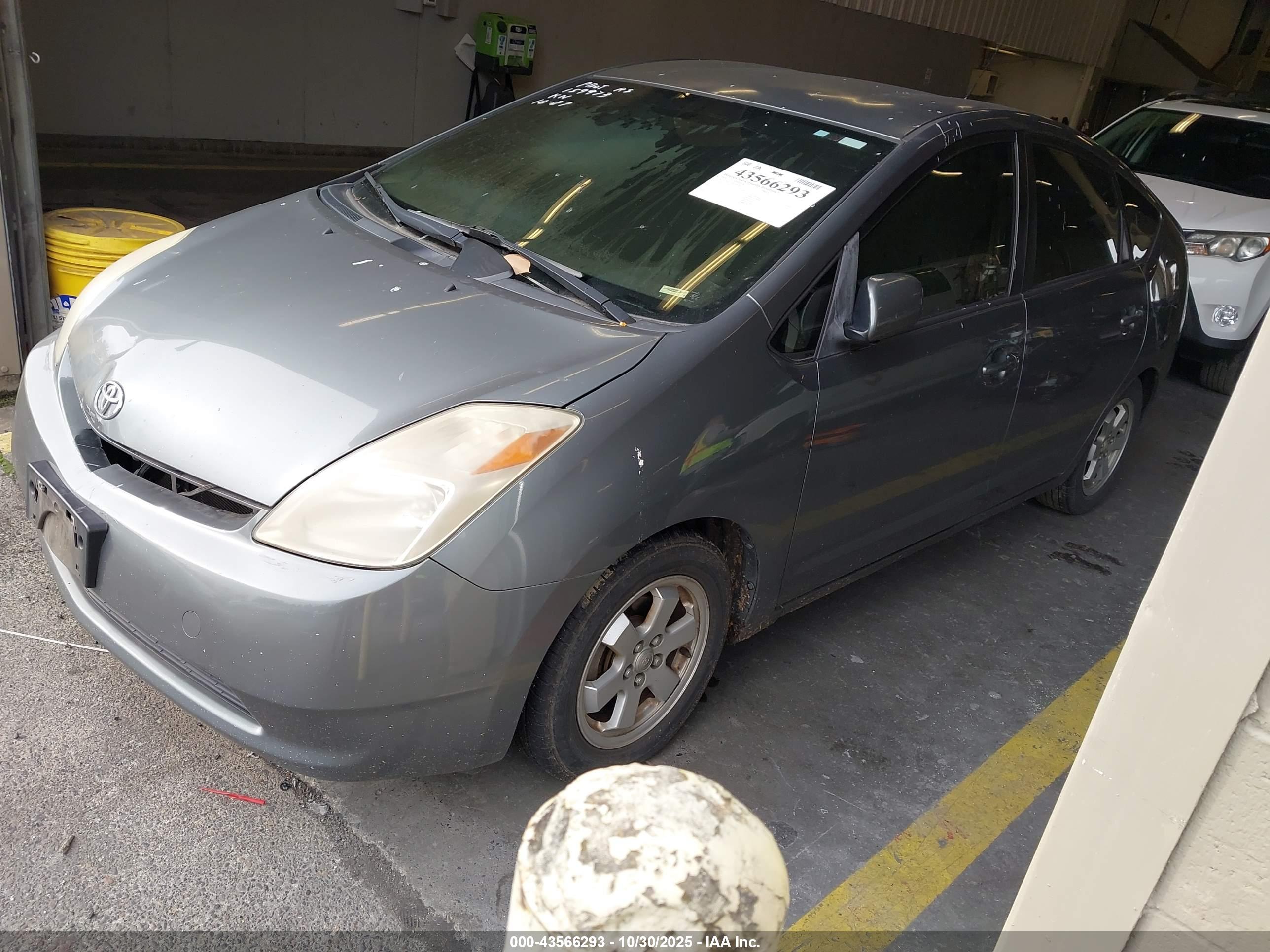 TOYOTA PRIUS image 2
