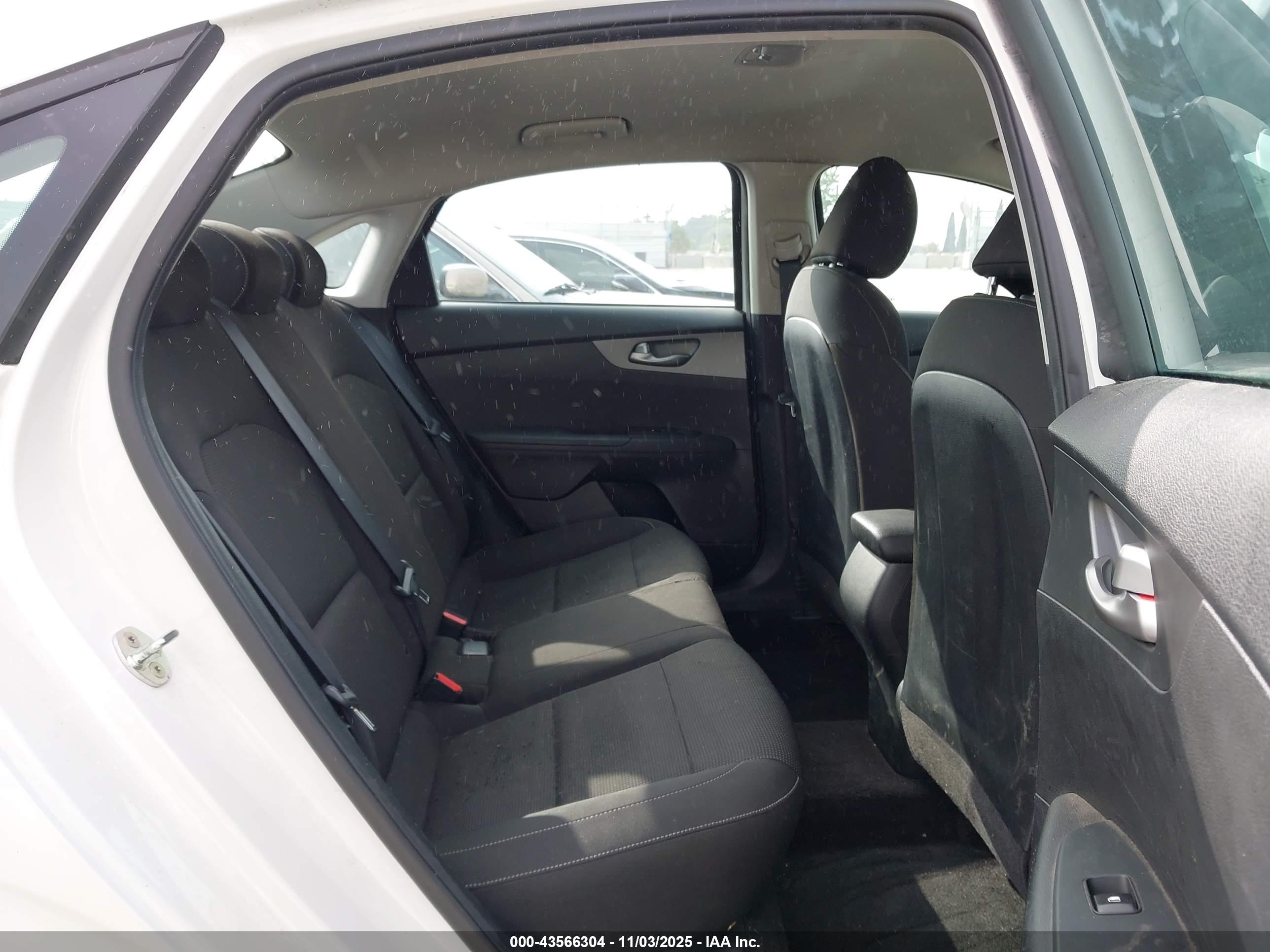 KIA FORTE image 8