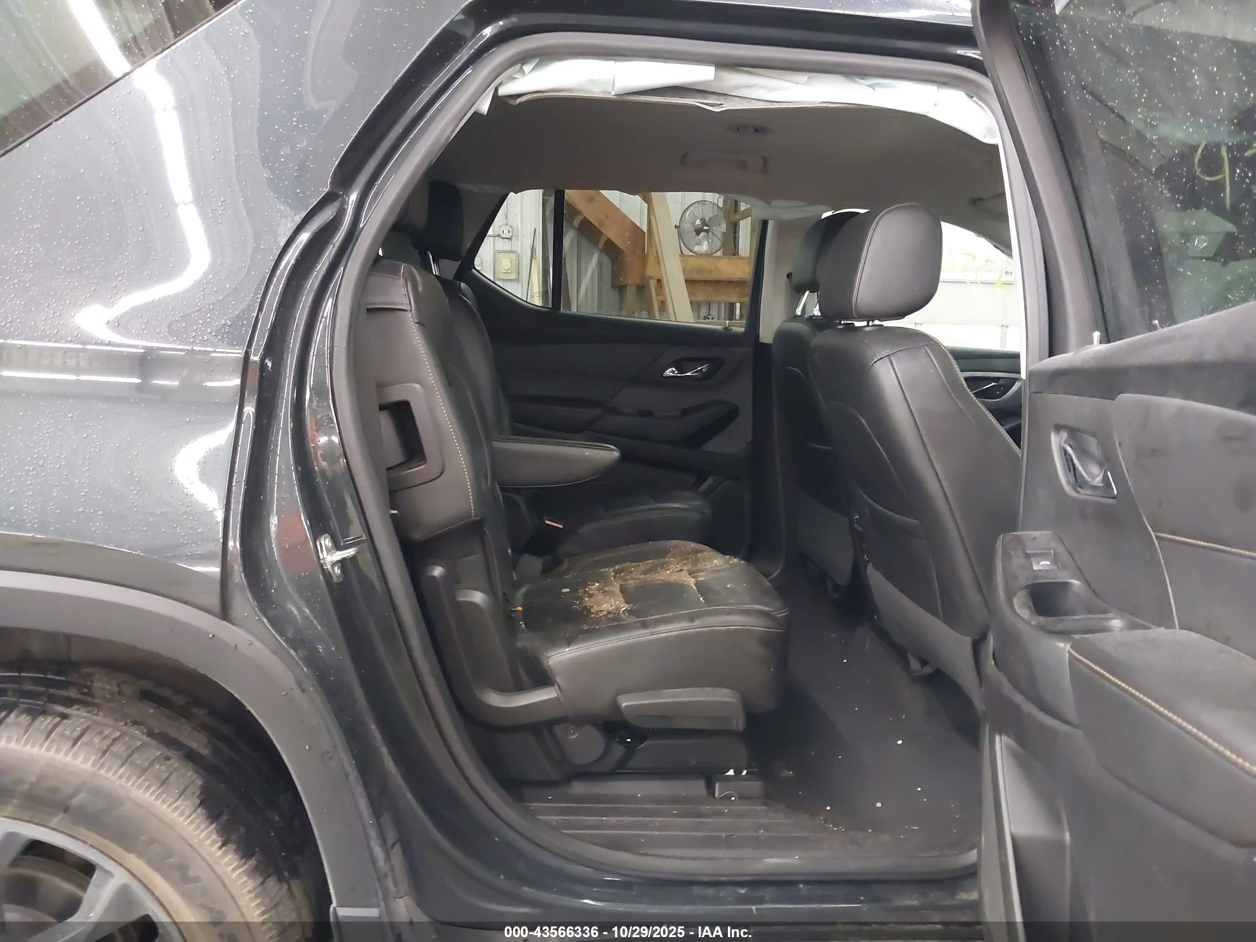 CHEVROLET TRAVERSE image 8