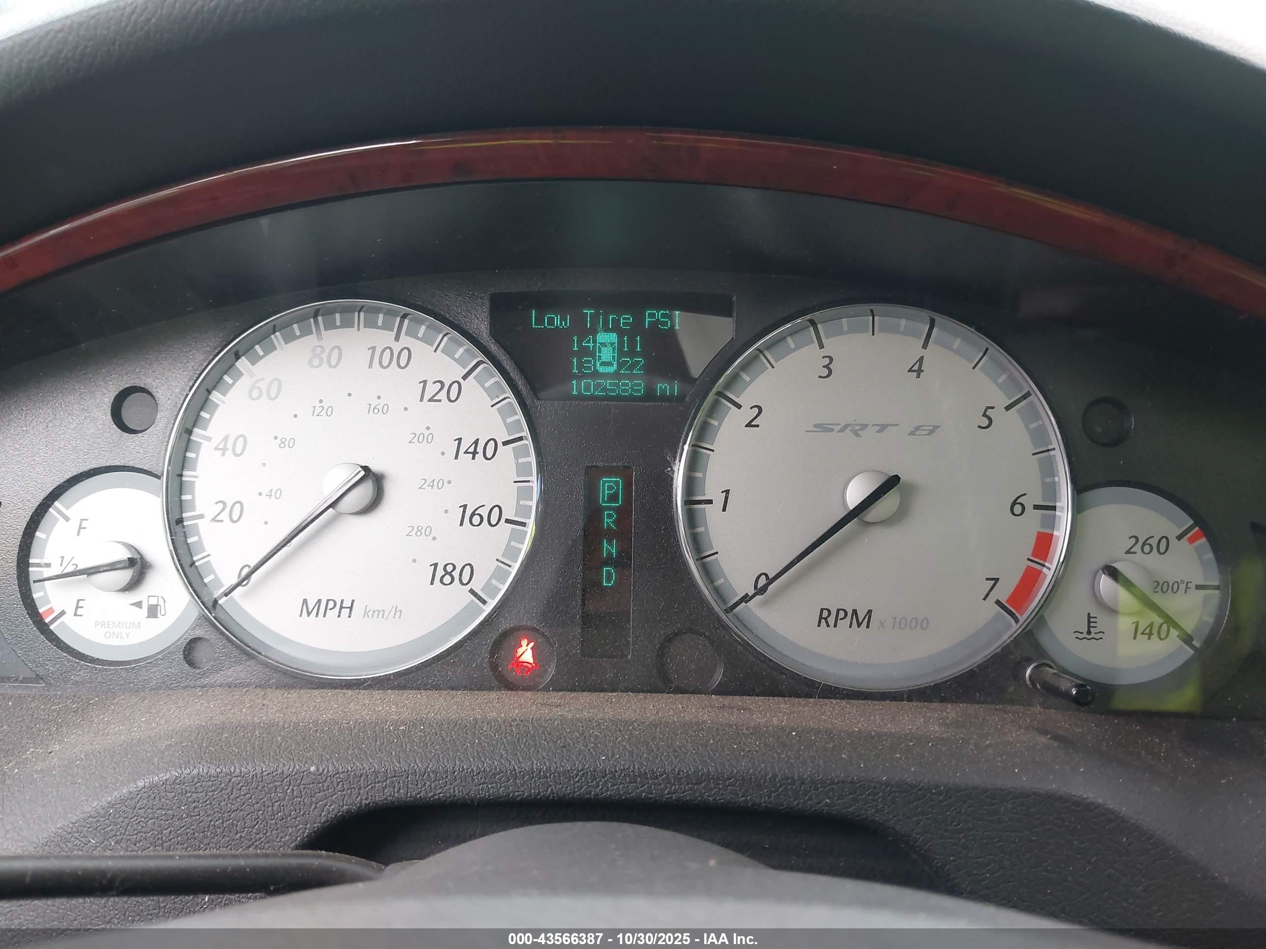 CHRYSLER 300C image 7