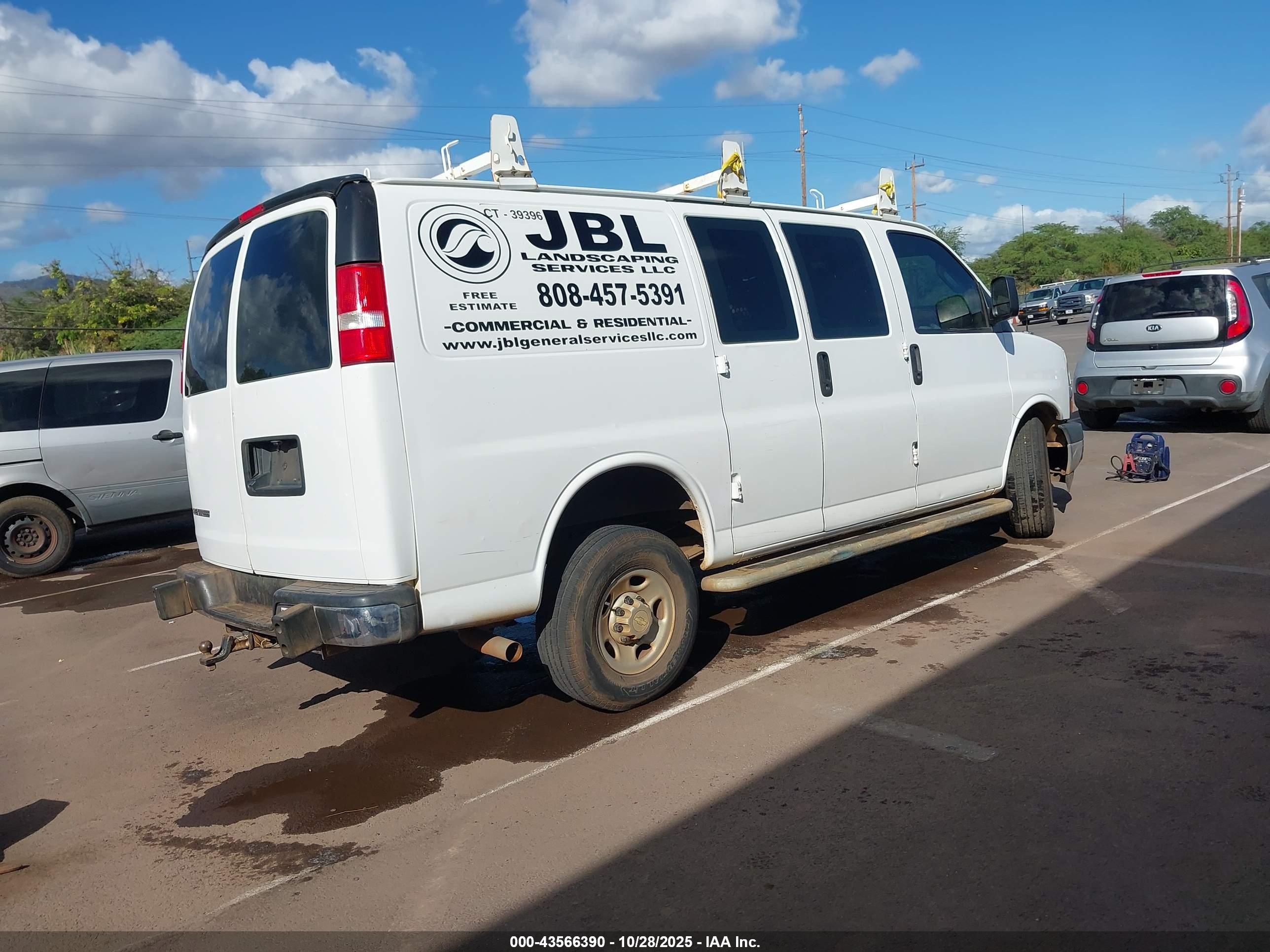 CHEVROLET EXPRESS image 4