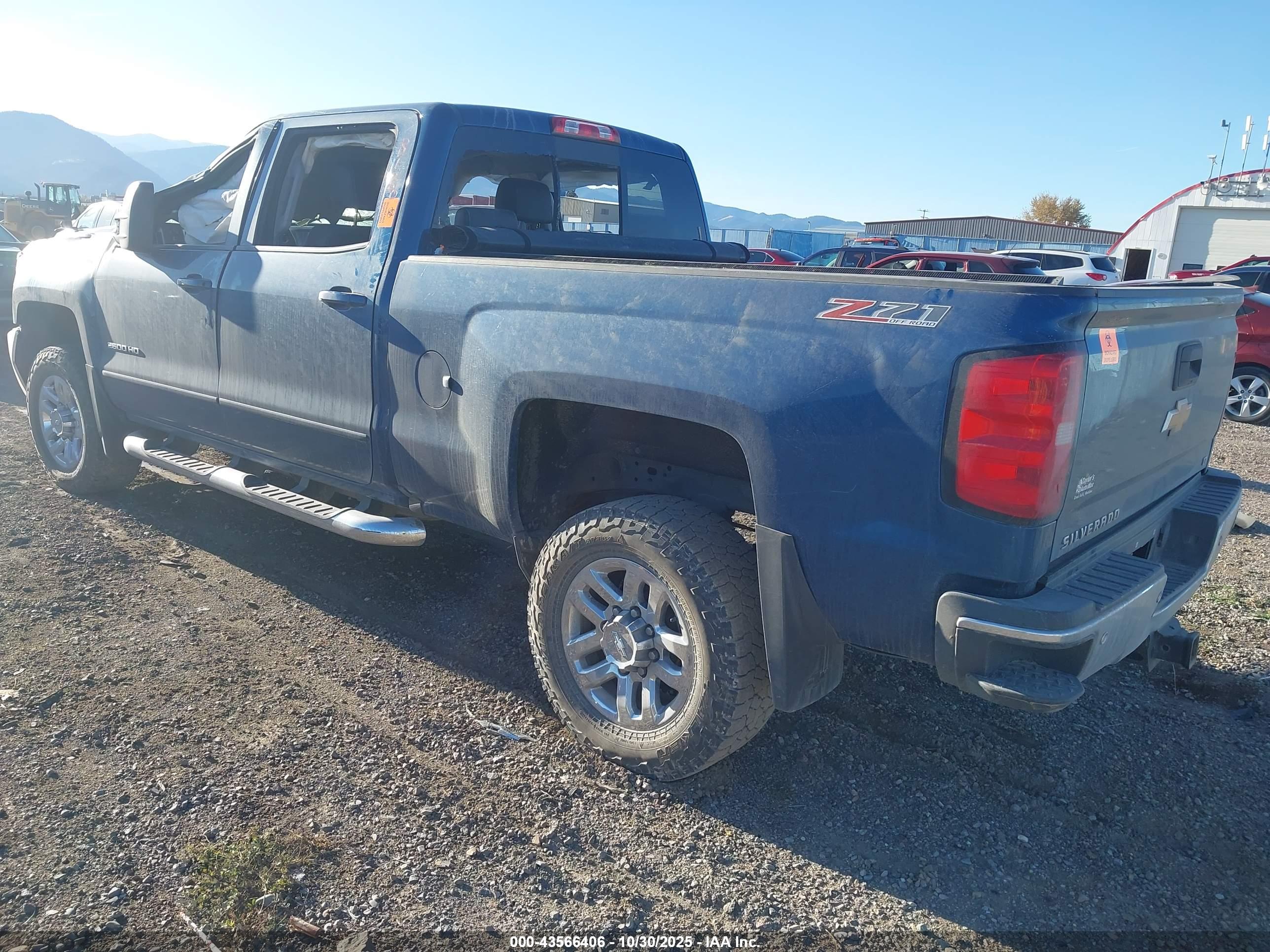 CHEVROLET SILVERADO image 3