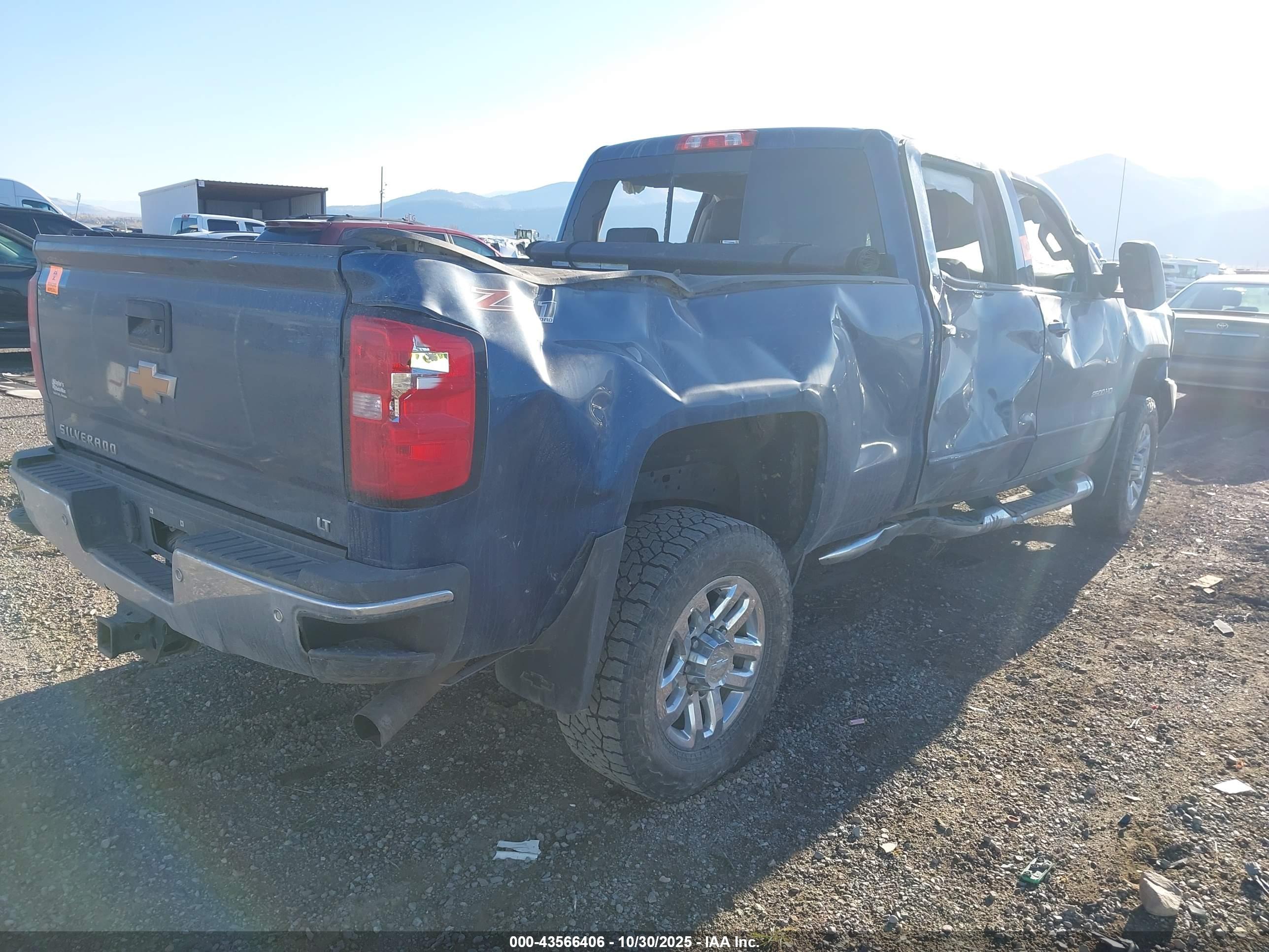 CHEVROLET SILVERADO image 4