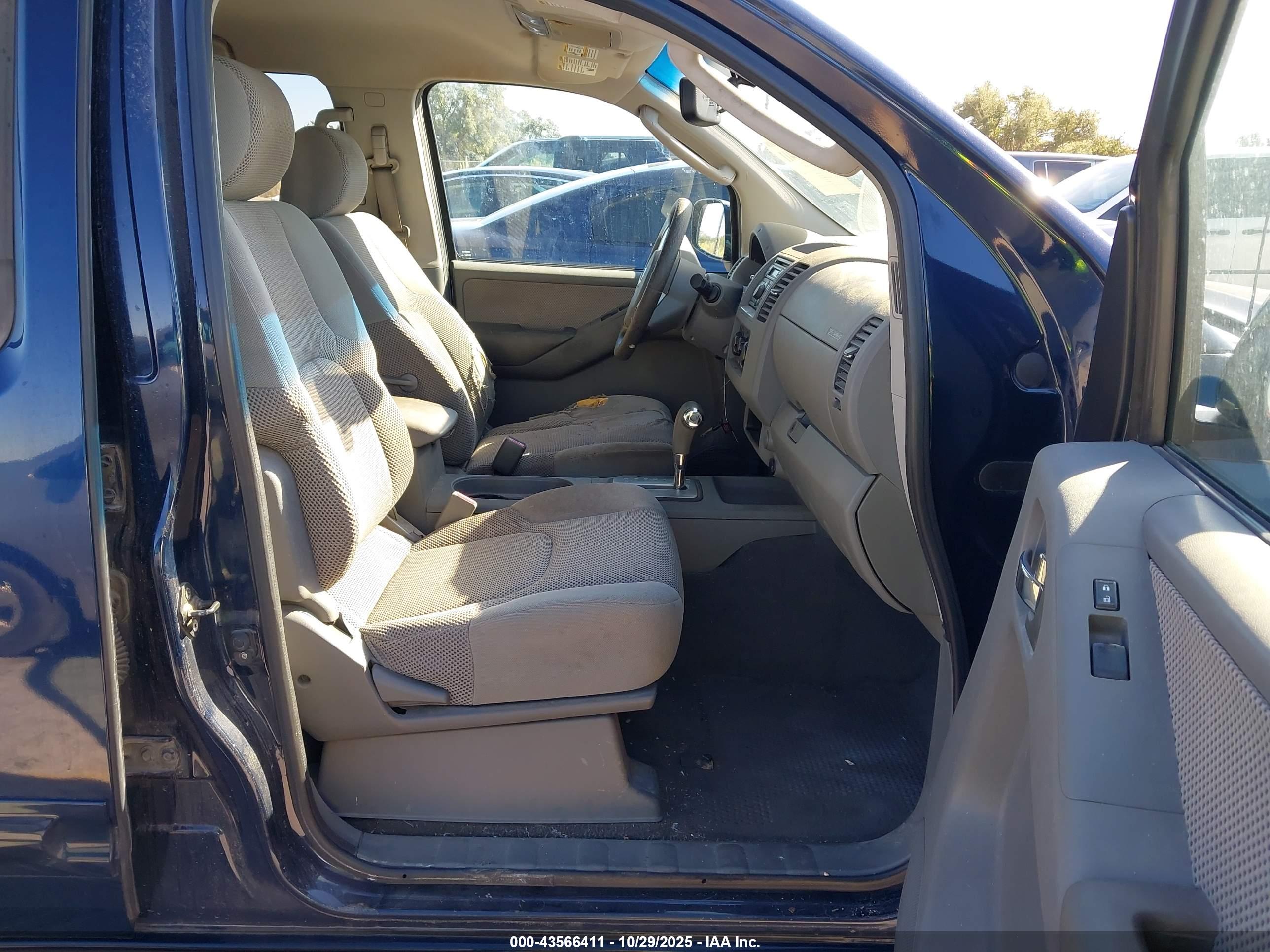 NISSAN FRONTIER image 5