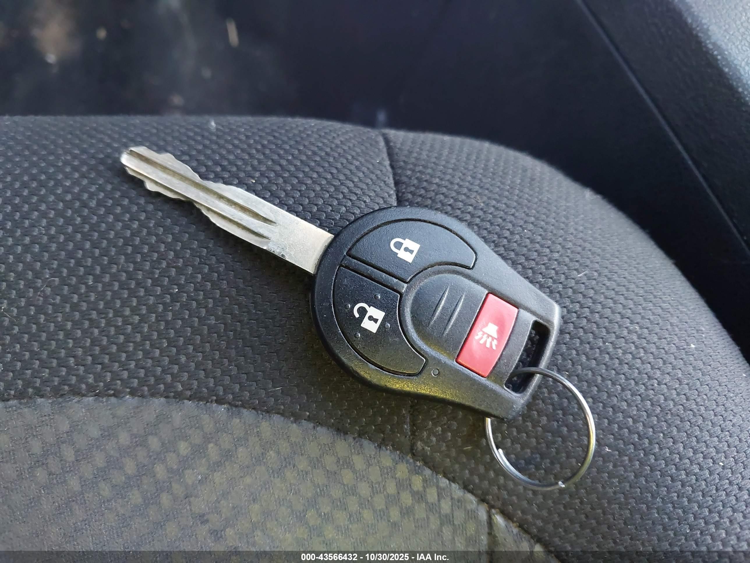 NISSAN ROGUE image 11