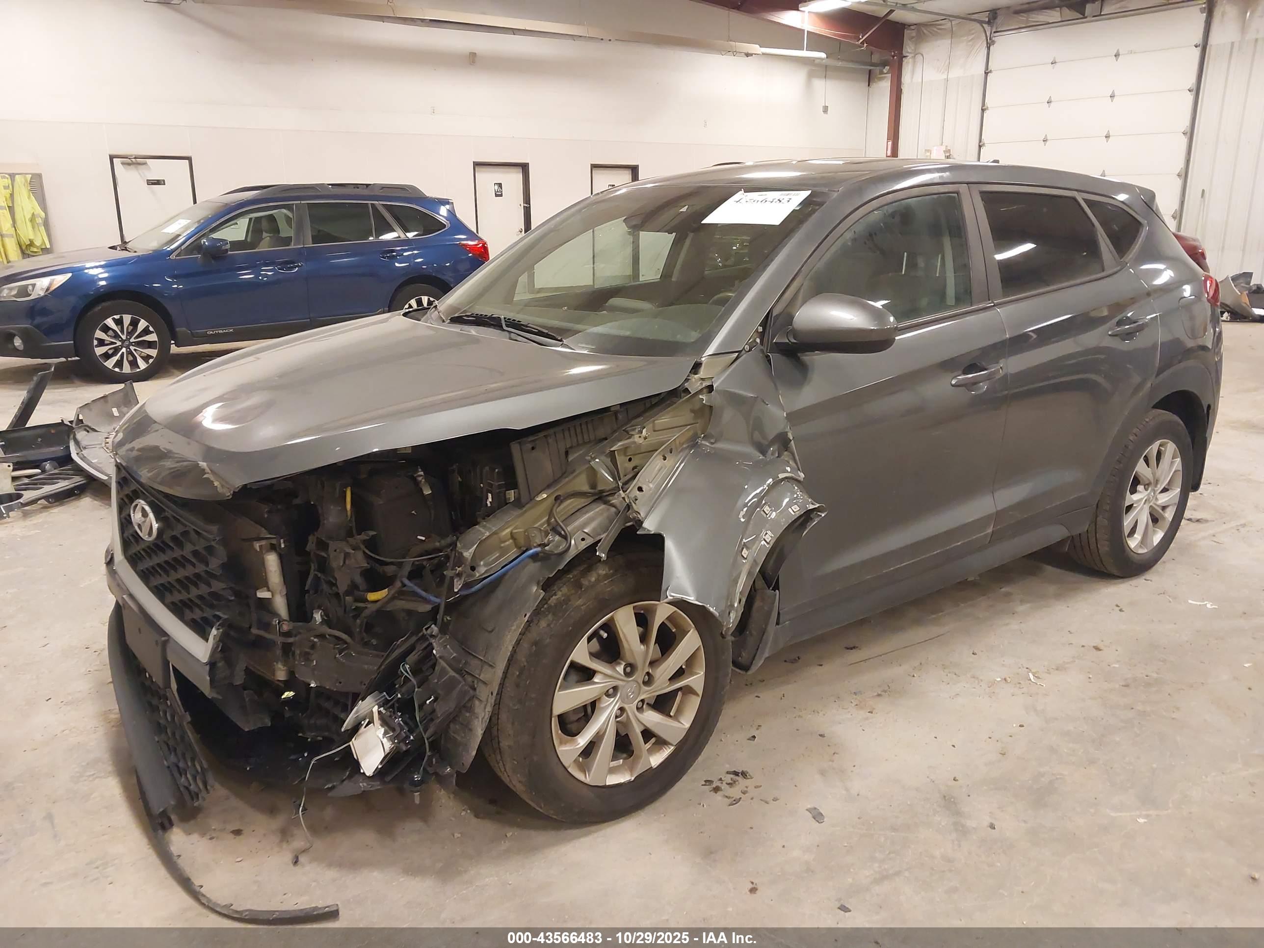 HYUNDAI TUCSON image 2