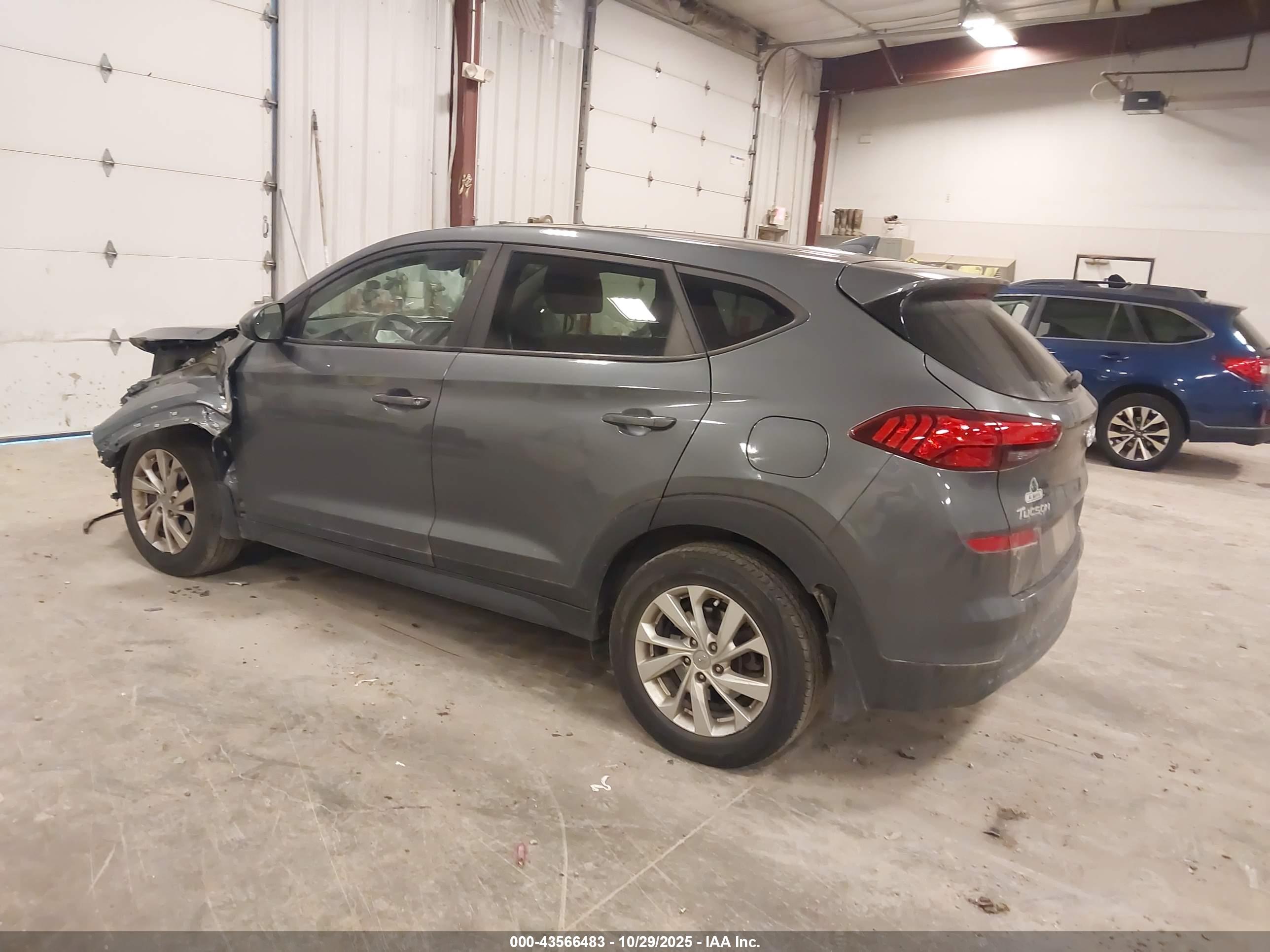 HYUNDAI TUCSON image 3