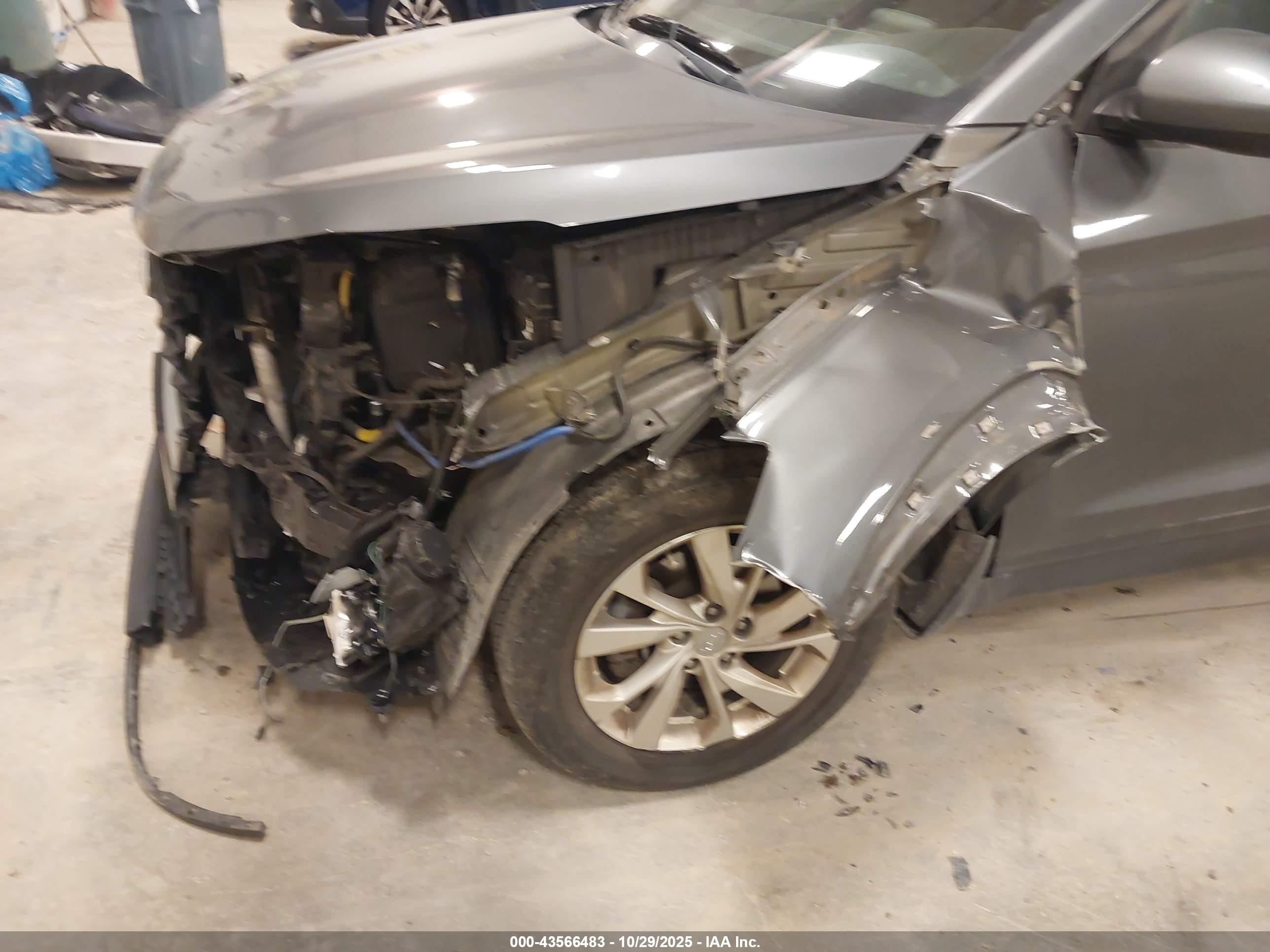 HYUNDAI TUCSON image 6