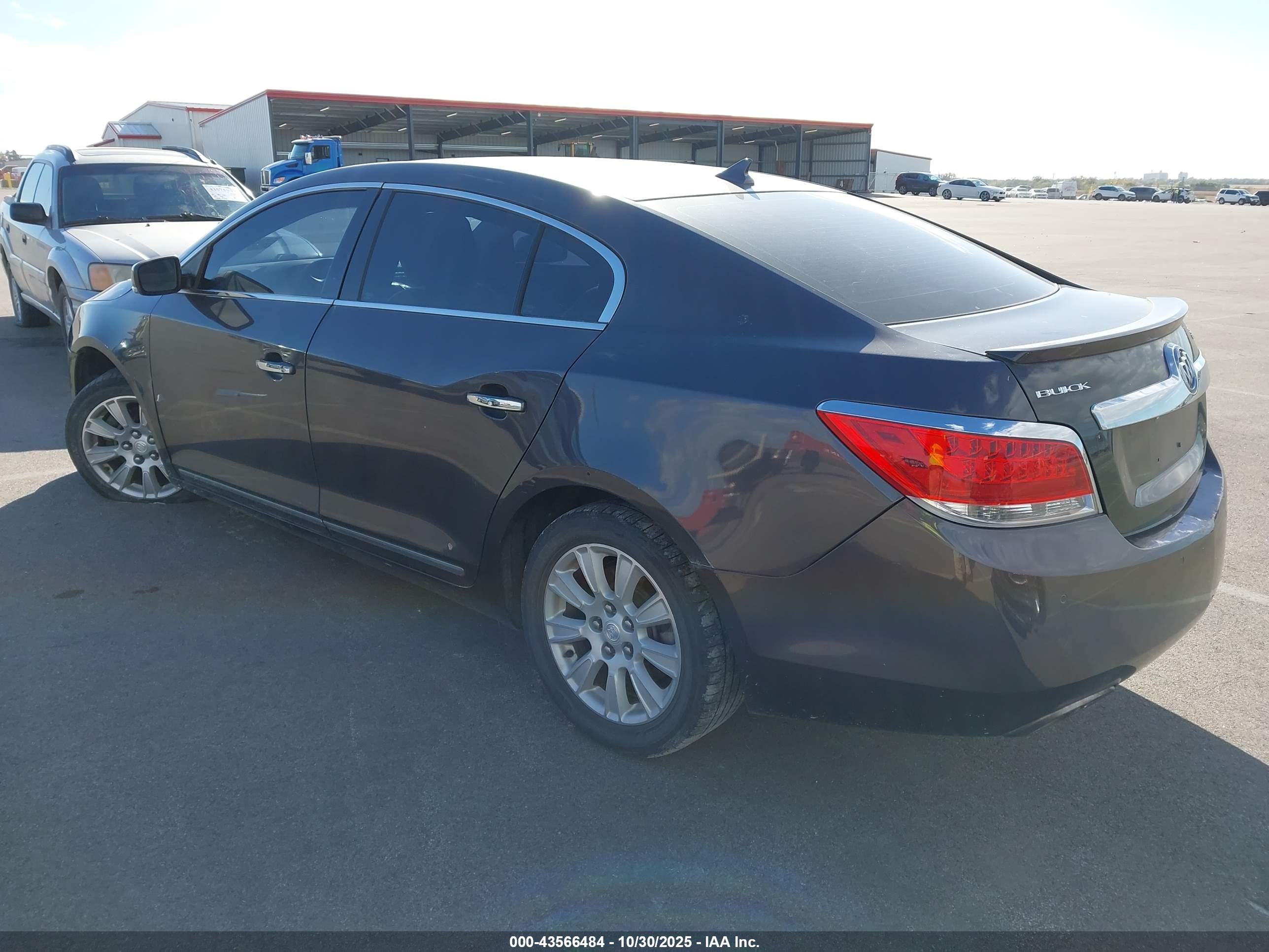 BUICK LACROSSE image 3