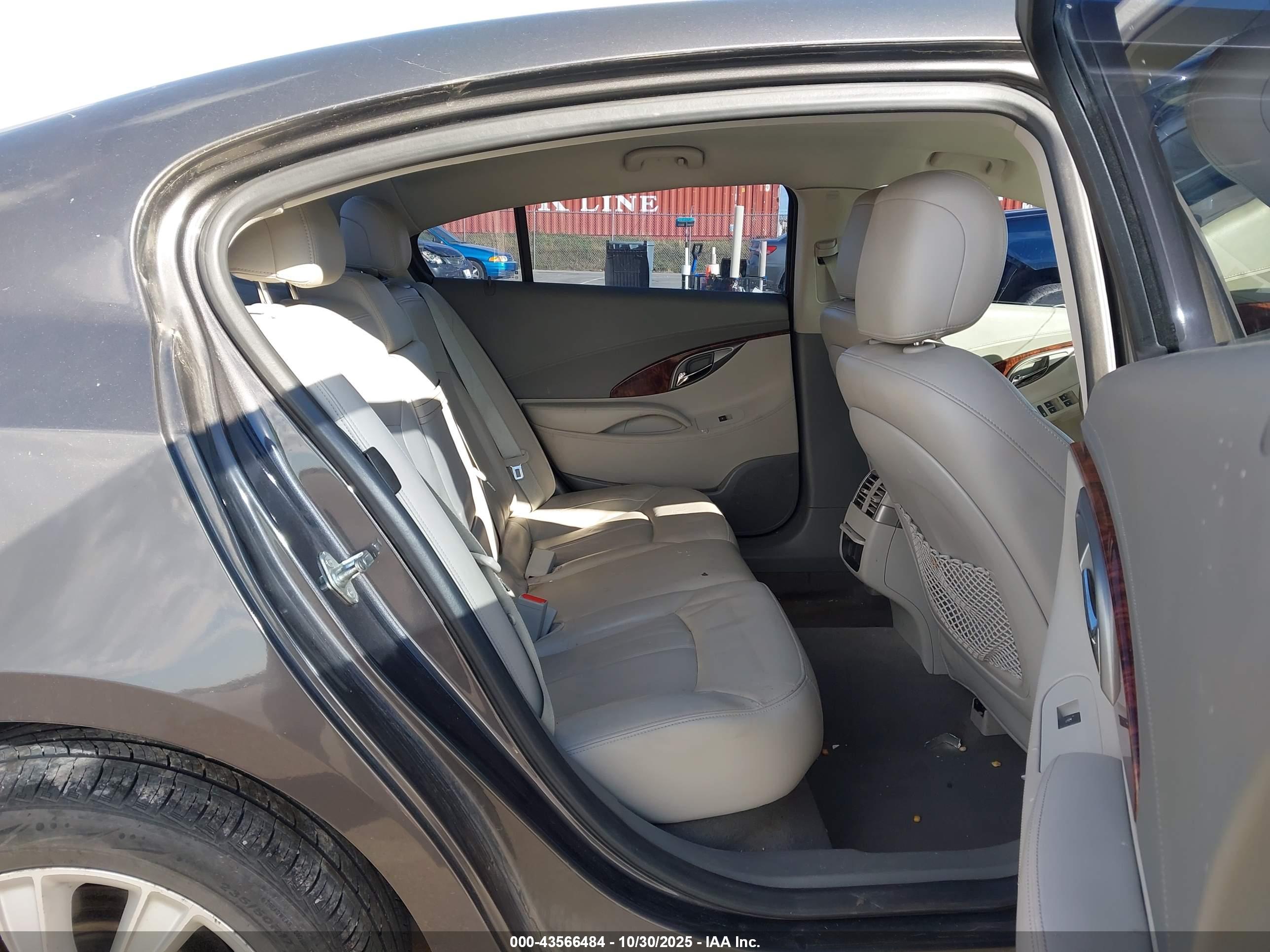 BUICK LACROSSE image 8