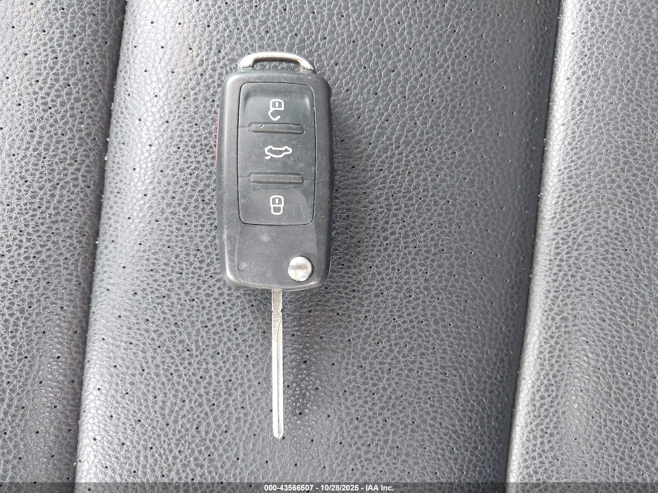 VOLKSWAGEN JETTA image 11