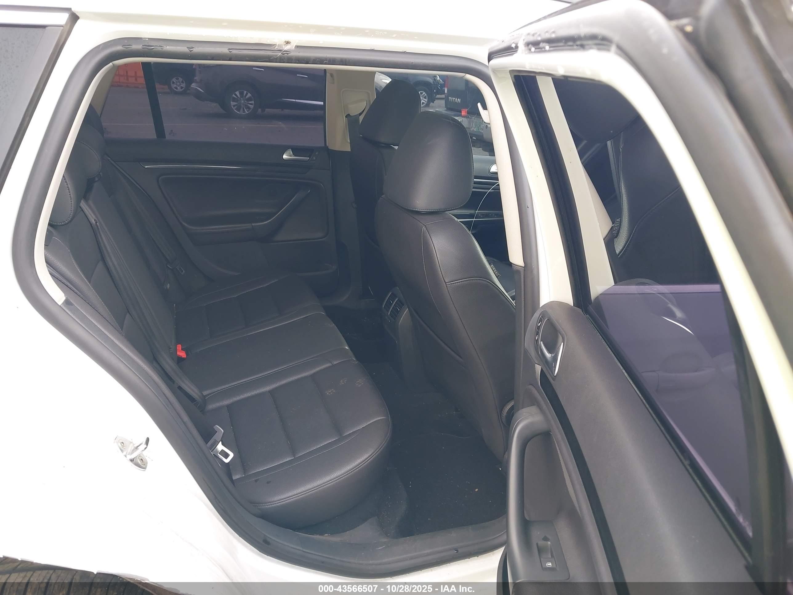 VOLKSWAGEN JETTA image 8