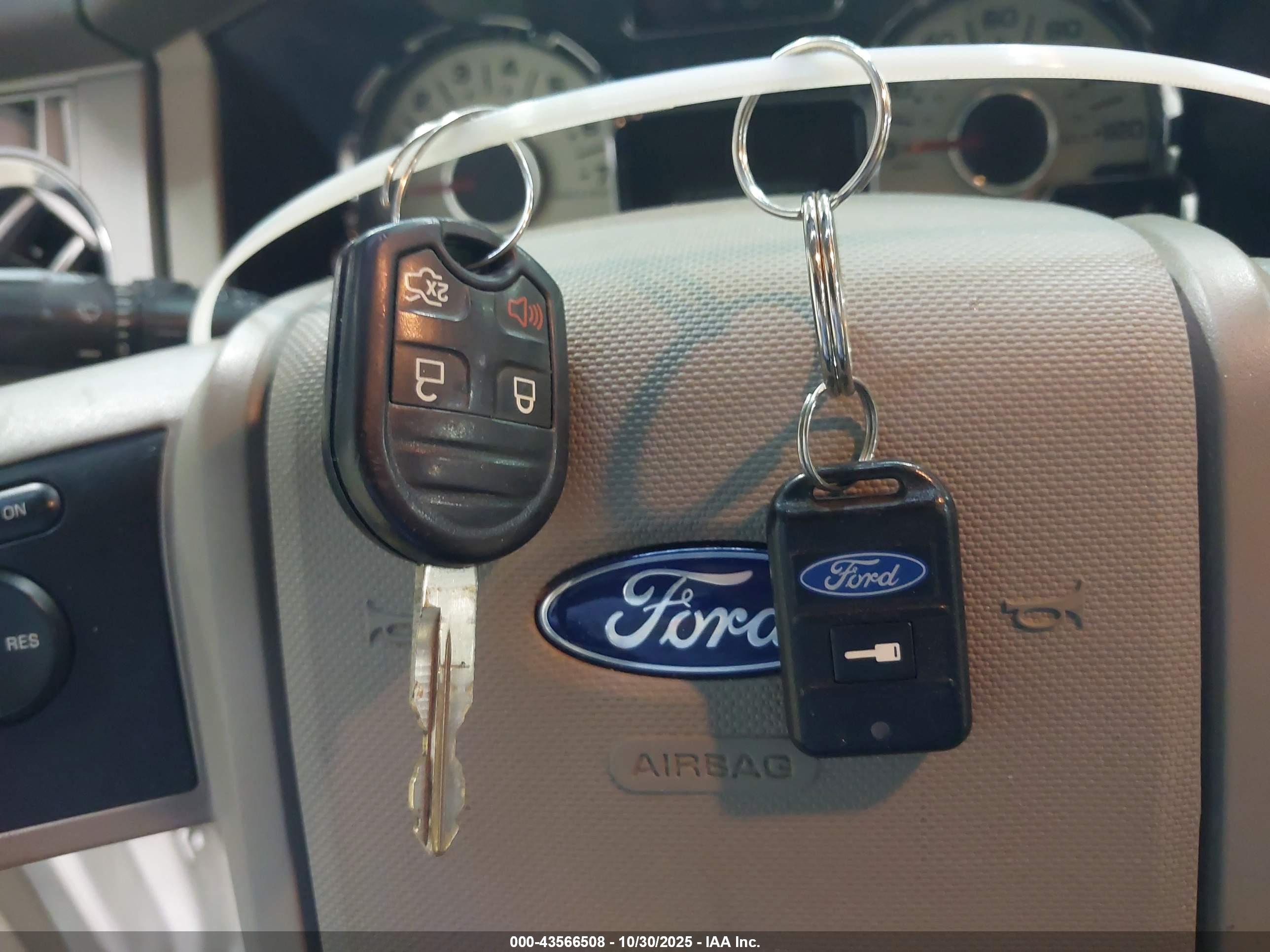 FORD EXPEDITION image 11