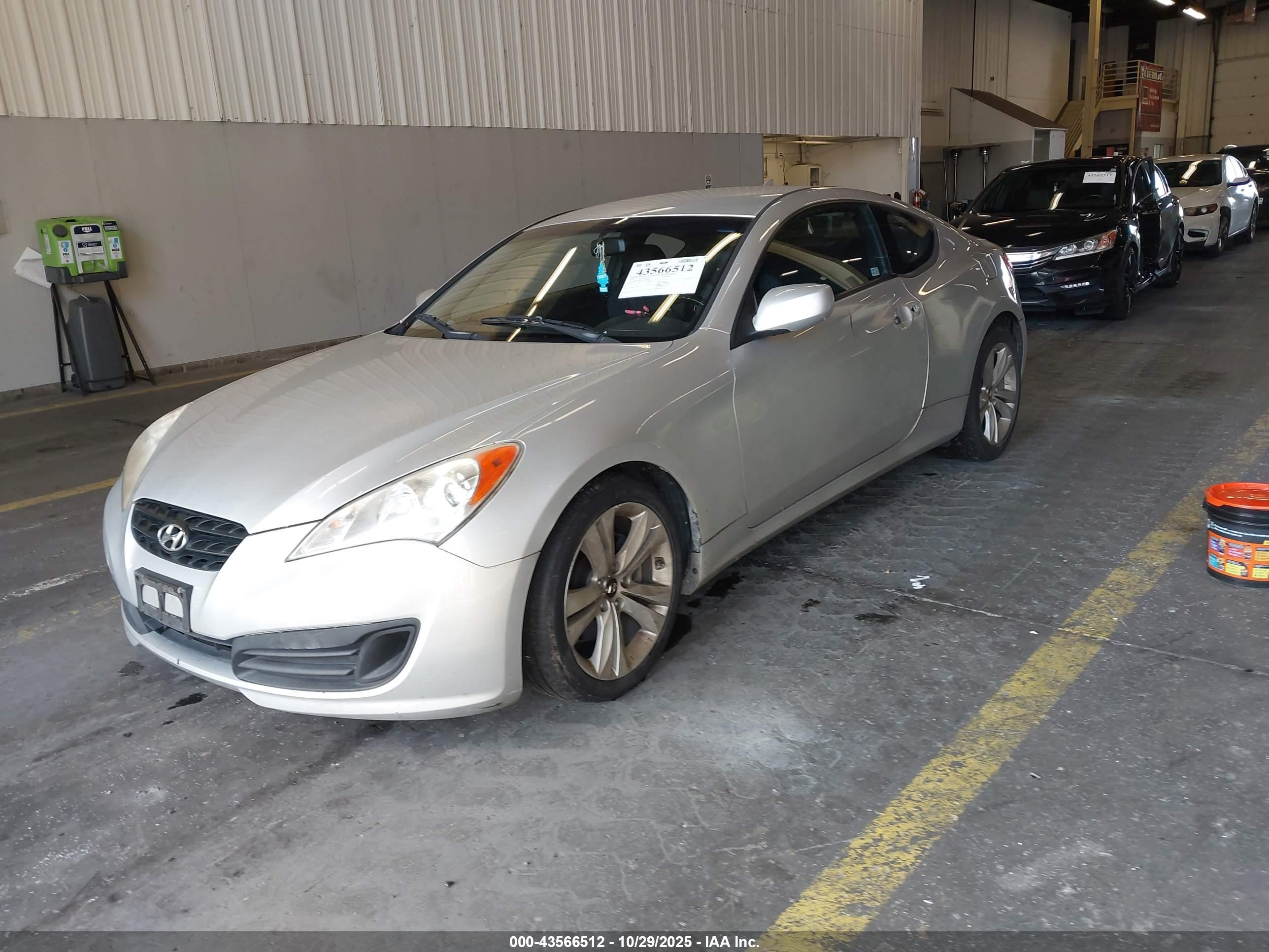 HYUNDAI GENESIS image 2