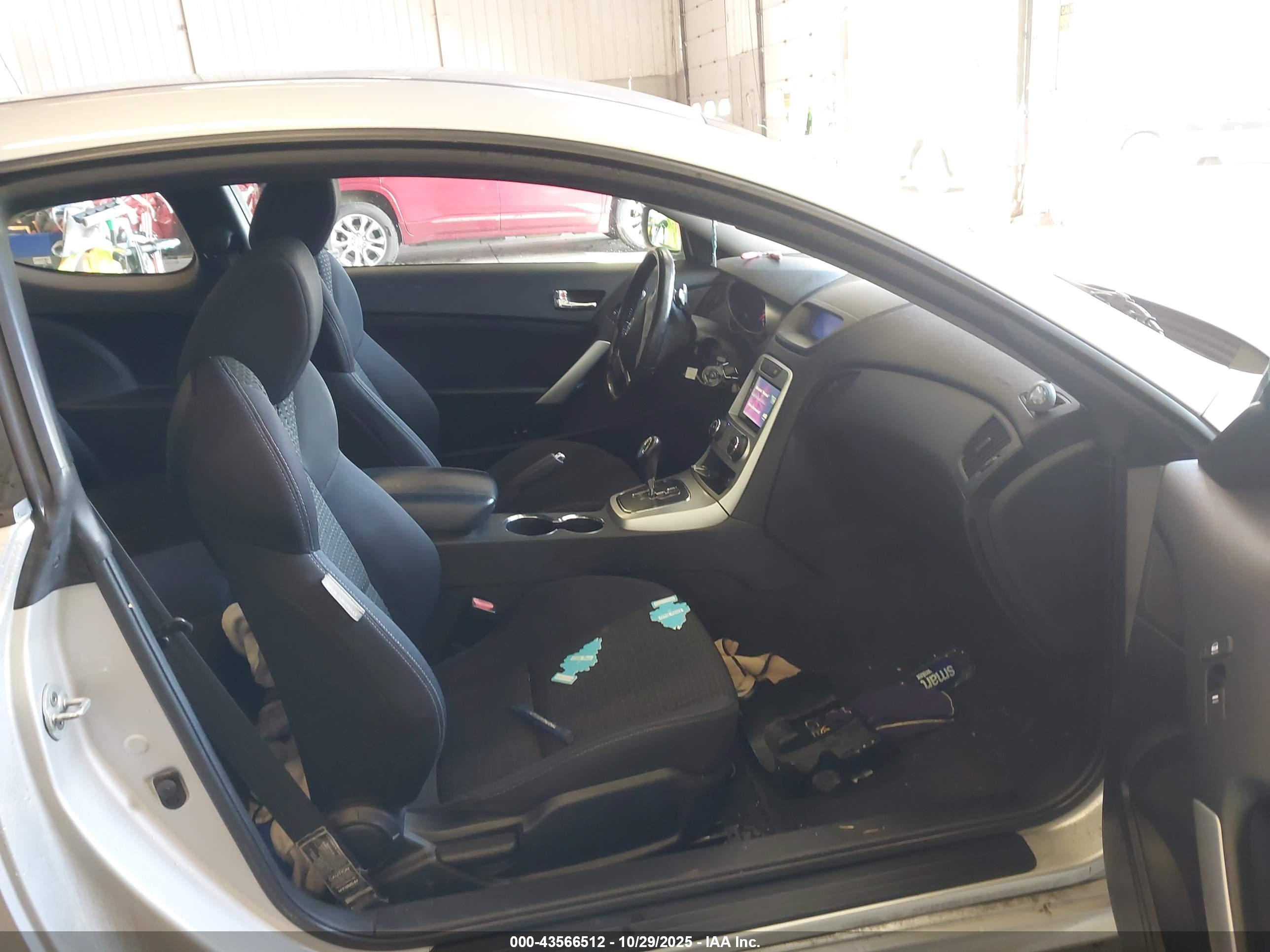 HYUNDAI GENESIS image 5