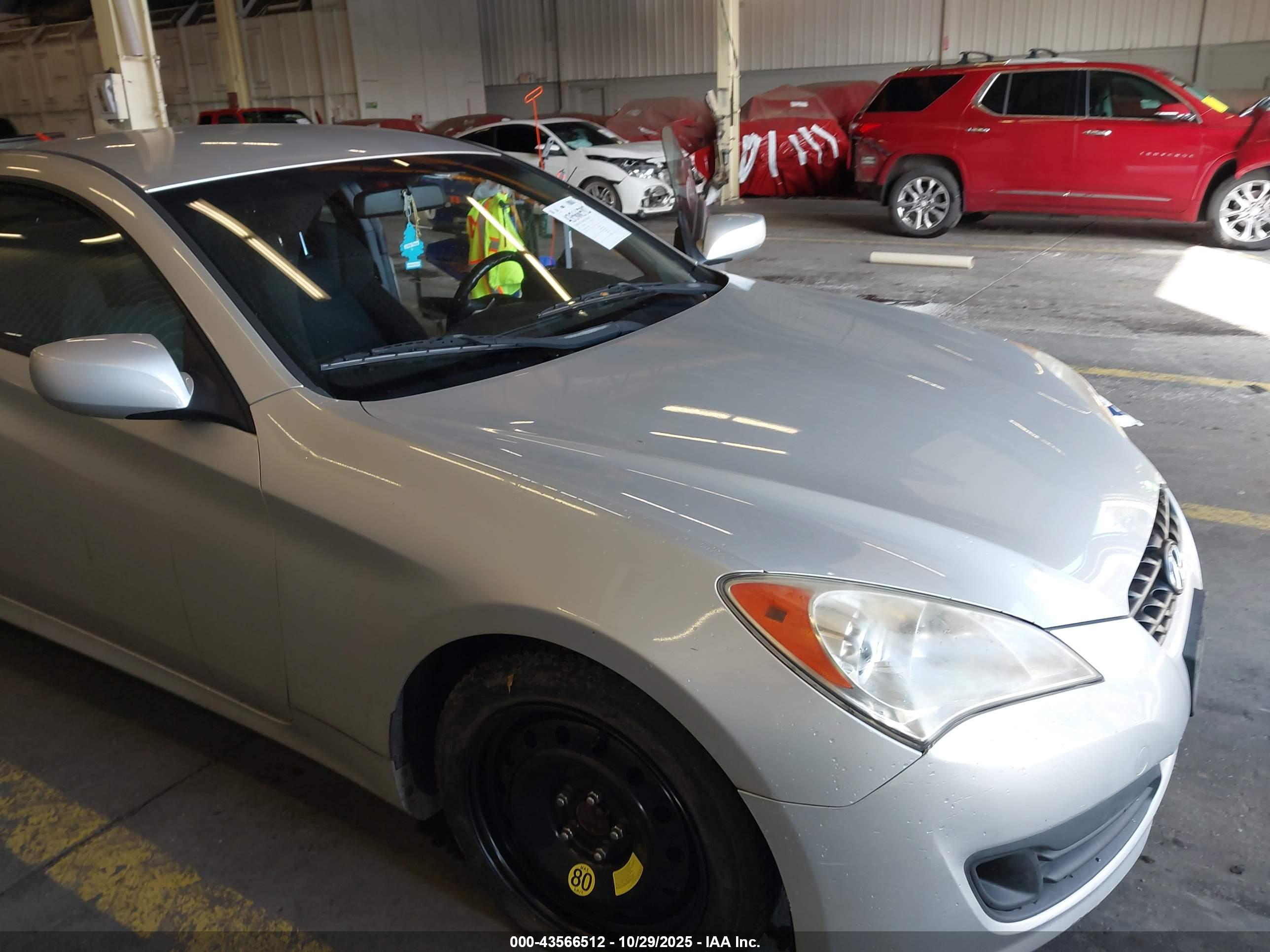 HYUNDAI GENESIS image 6