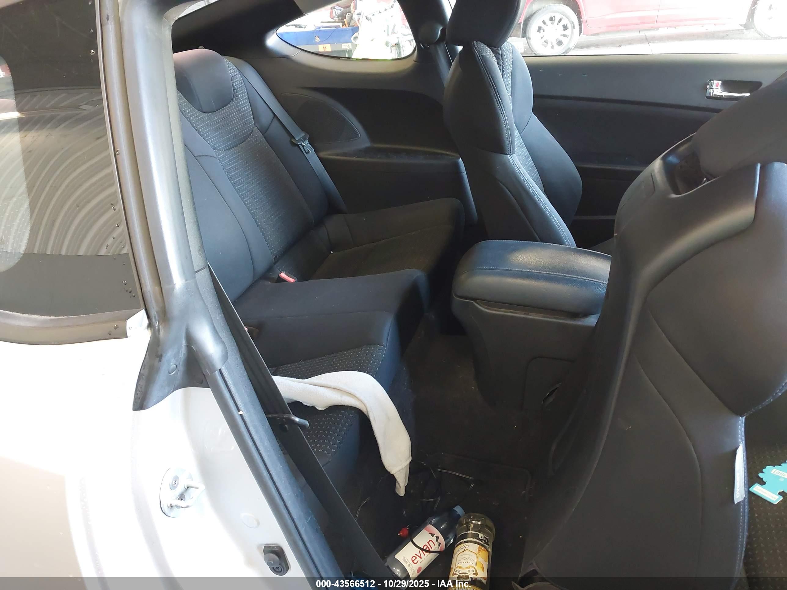 HYUNDAI GENESIS image 8