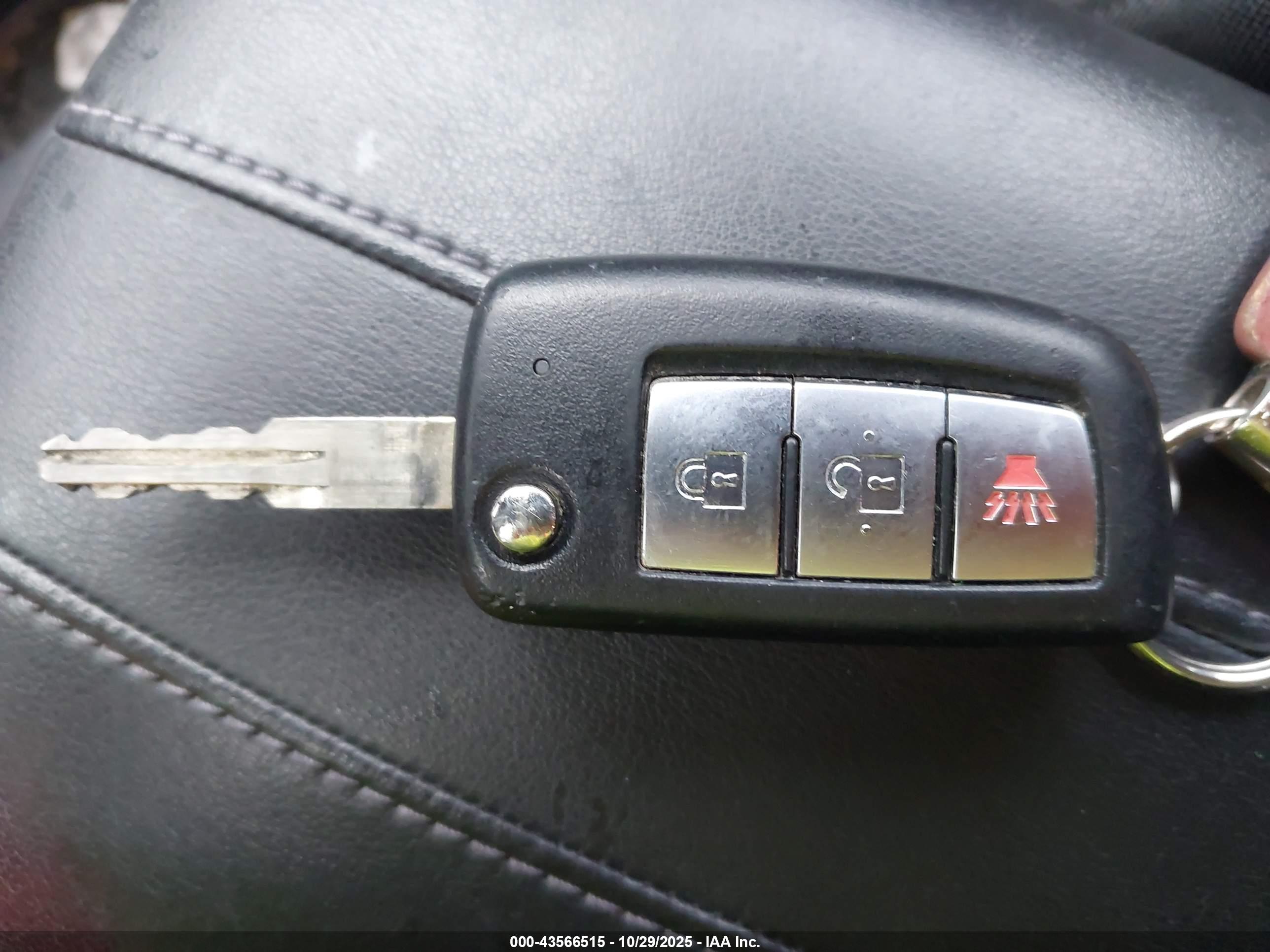NISSAN ROGUE image 11