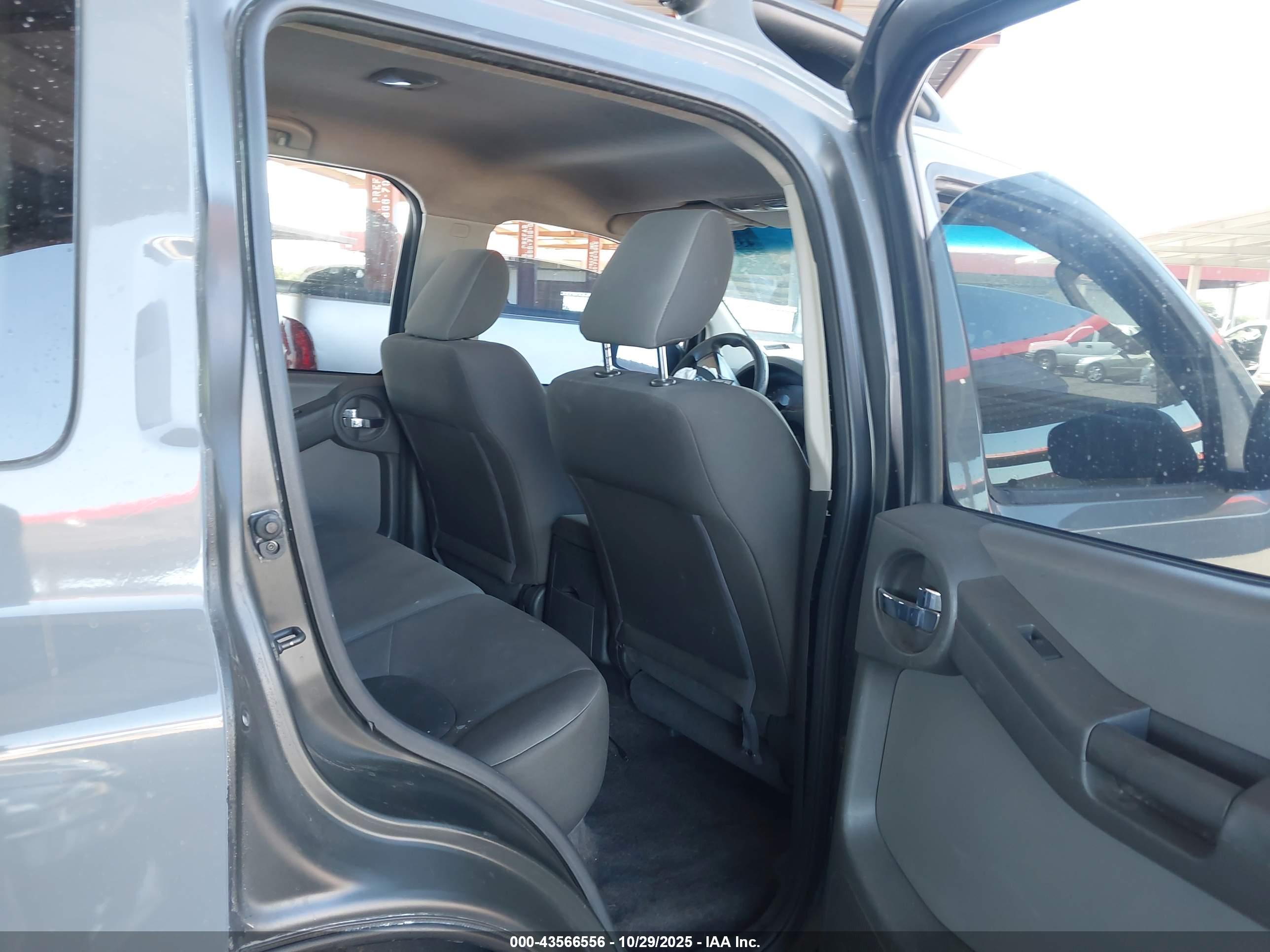 NISSAN XTERRA image 8