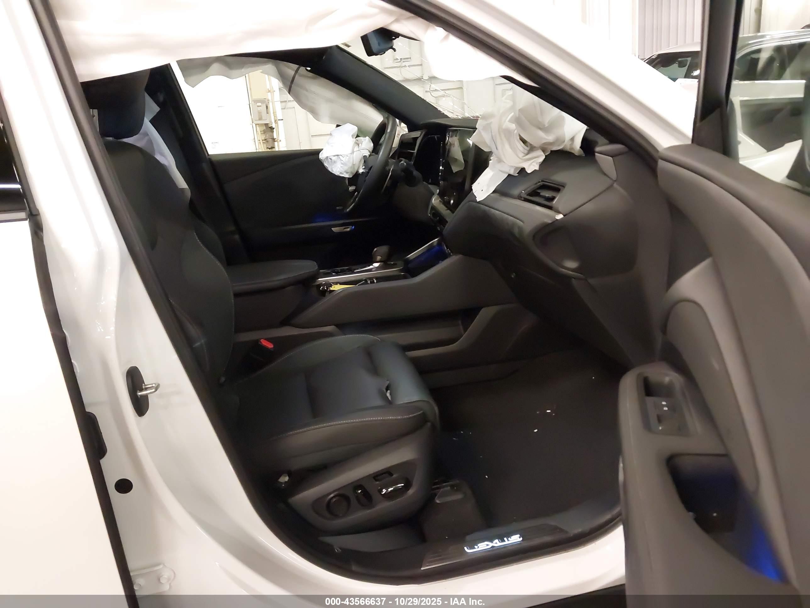 LEXUS TX image 5