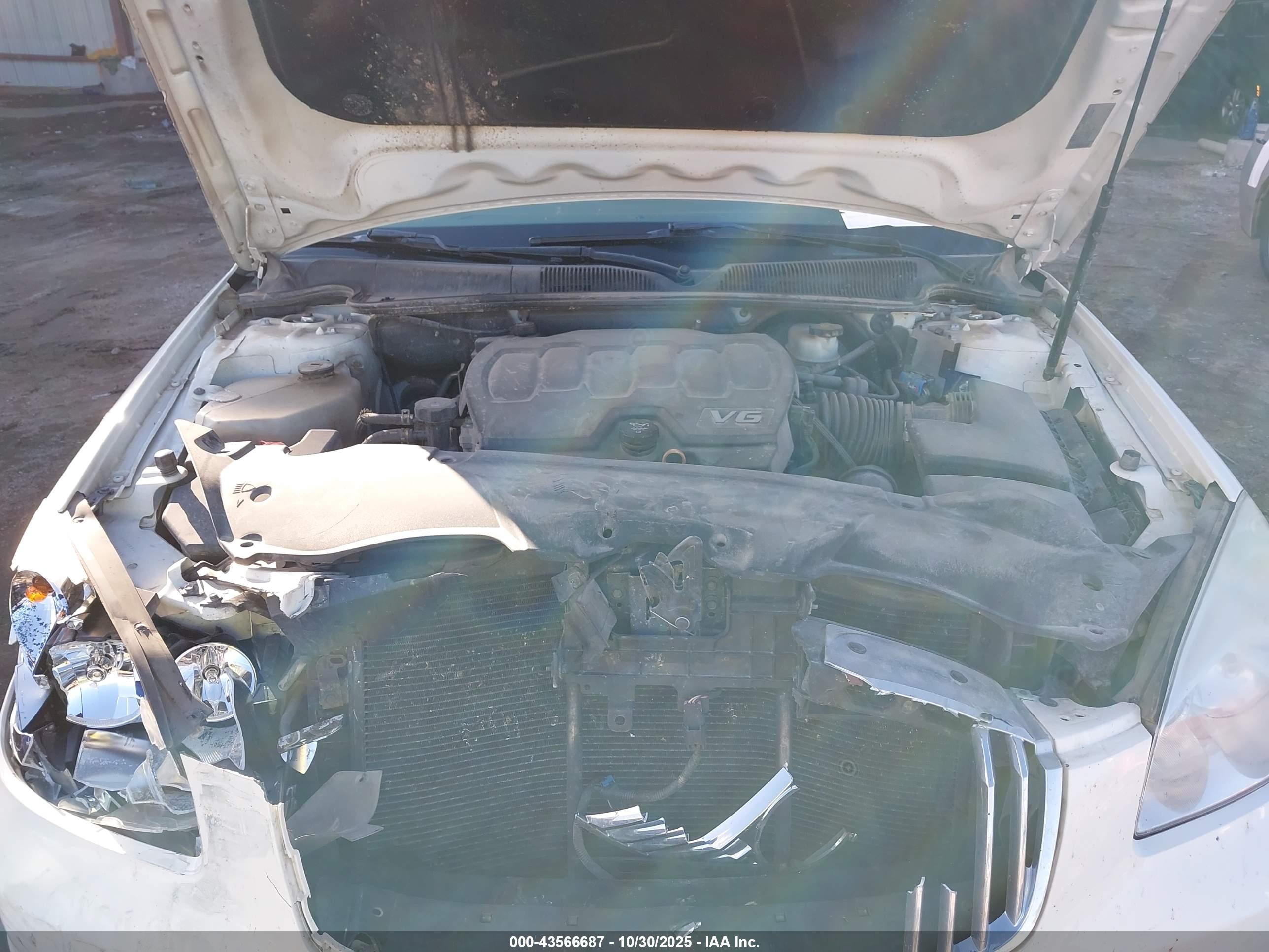 BUICK LUCERNE image 10