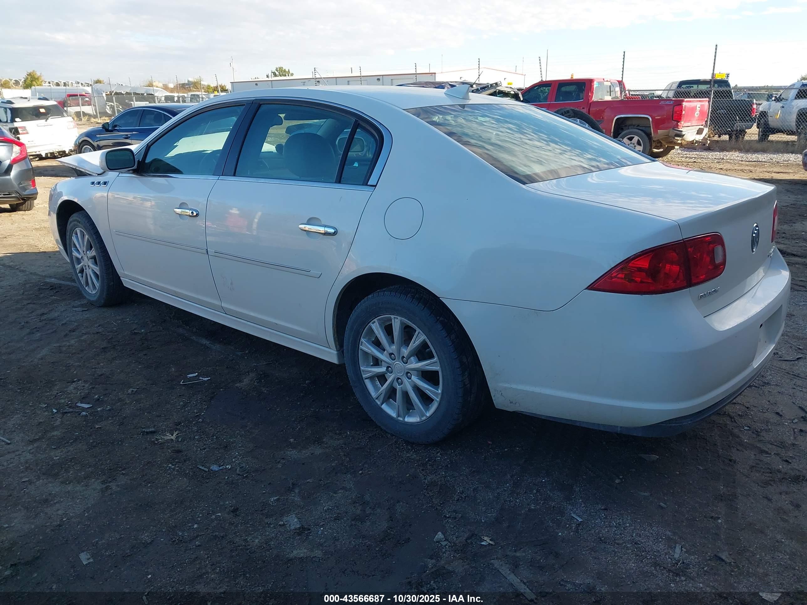 BUICK LUCERNE image 3