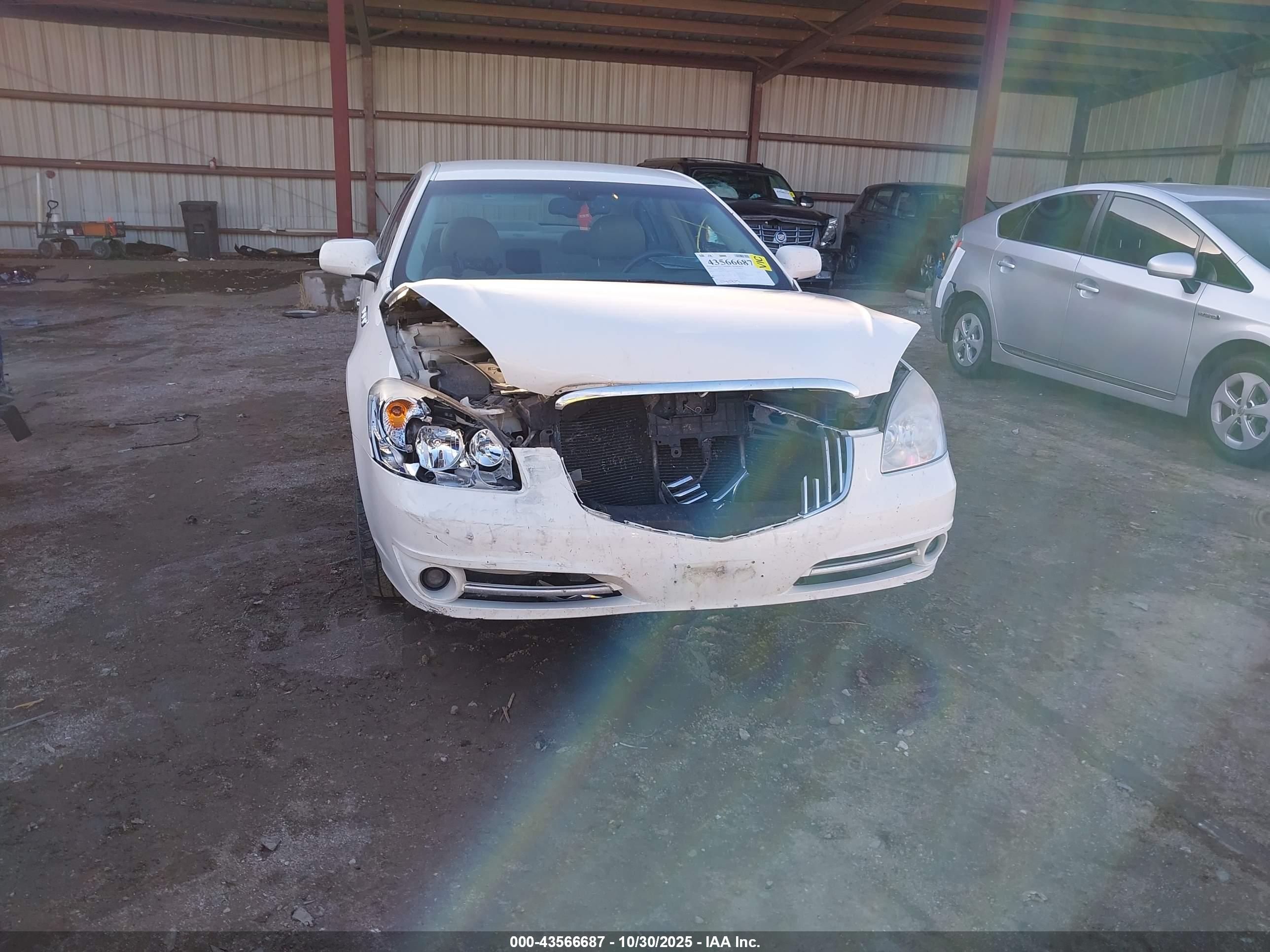 BUICK LUCERNE image 6
