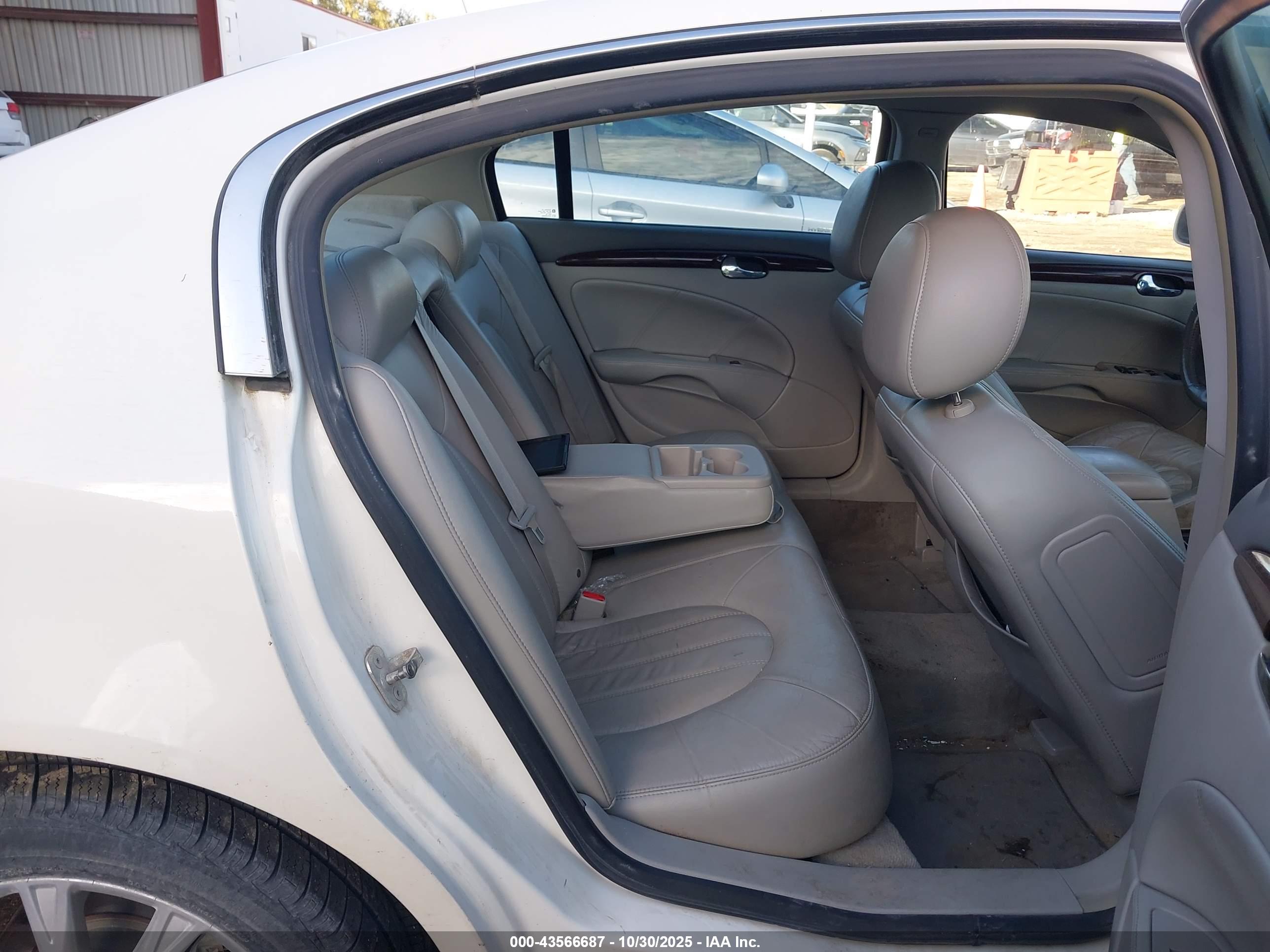 BUICK LUCERNE image 8